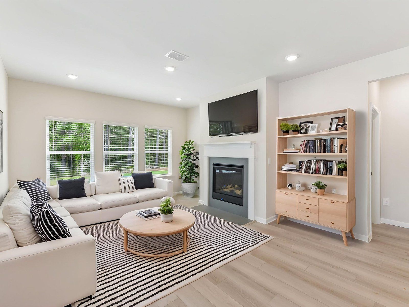 The Finesse White interior package modeled at Parkside at Grayson.