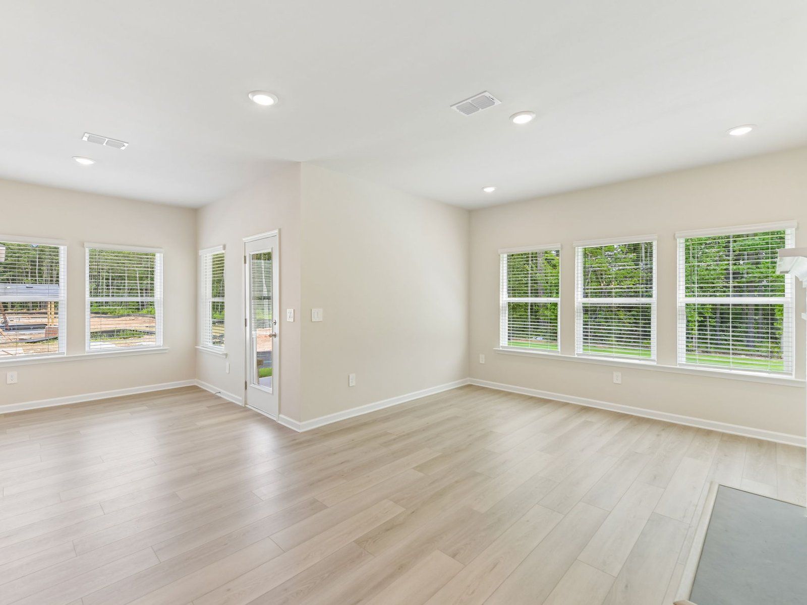 The Finesse White interior package modeled at Parkside at Grayson.