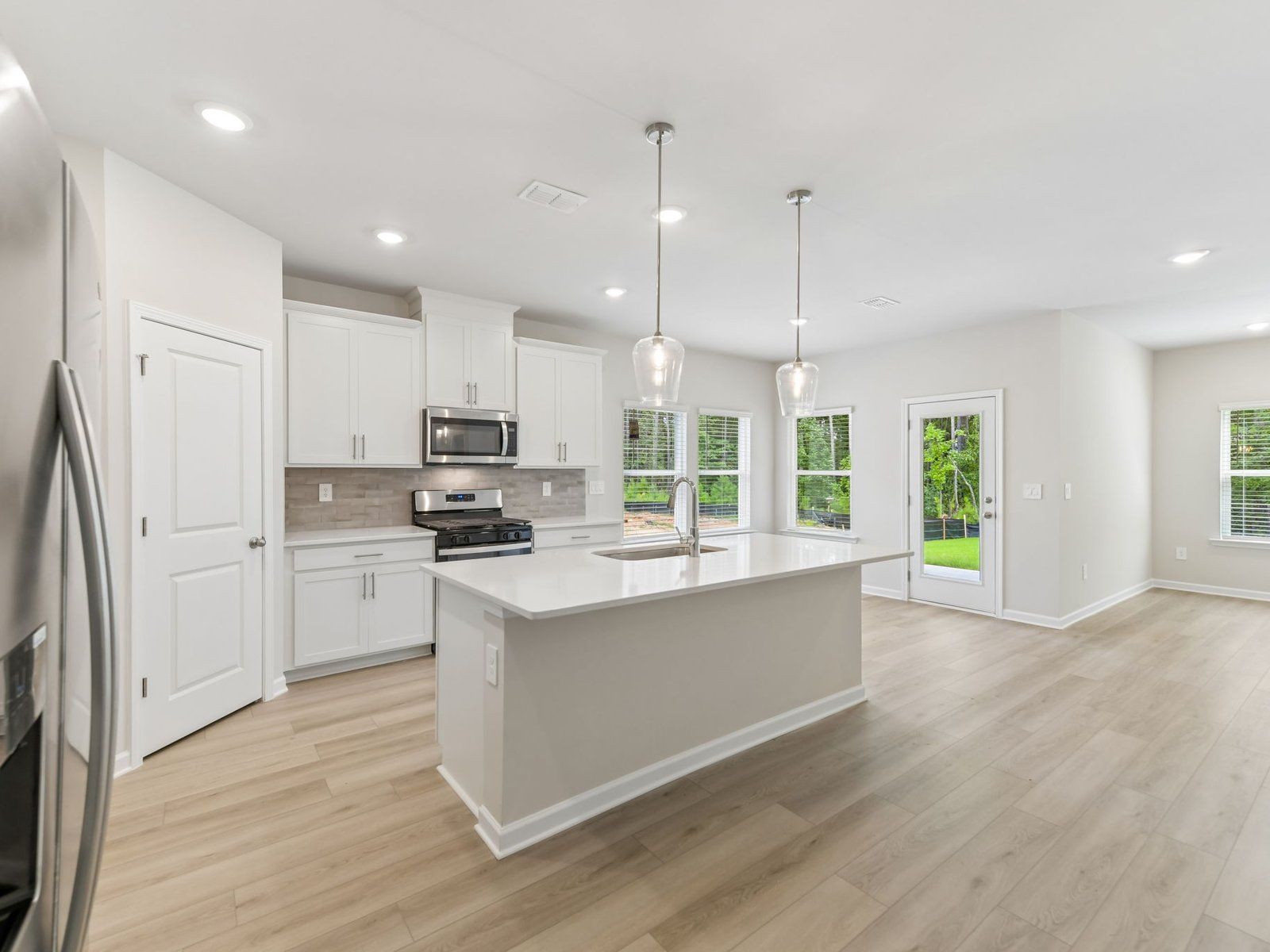 The Finesse White interior package modeled at Parkside at Grayson.
