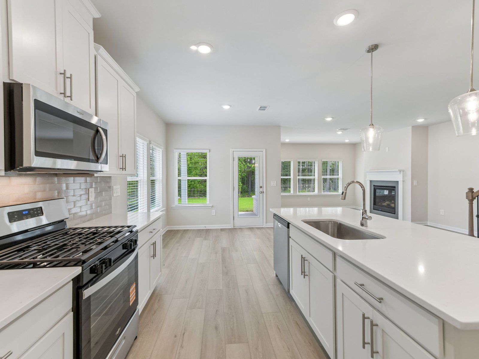 The Finesse White interior package modeled at Parkside at Grayson.