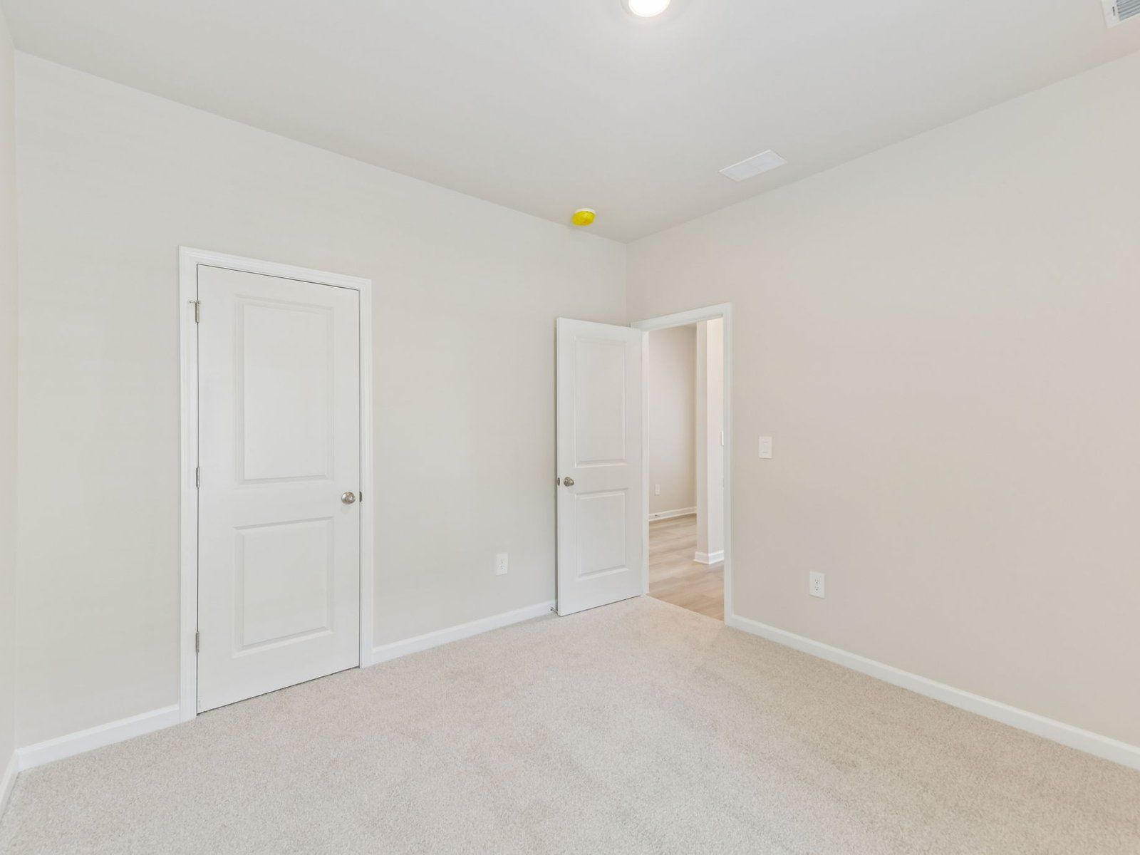 The Finesse White interior package modeled at Parkside at Grayson.