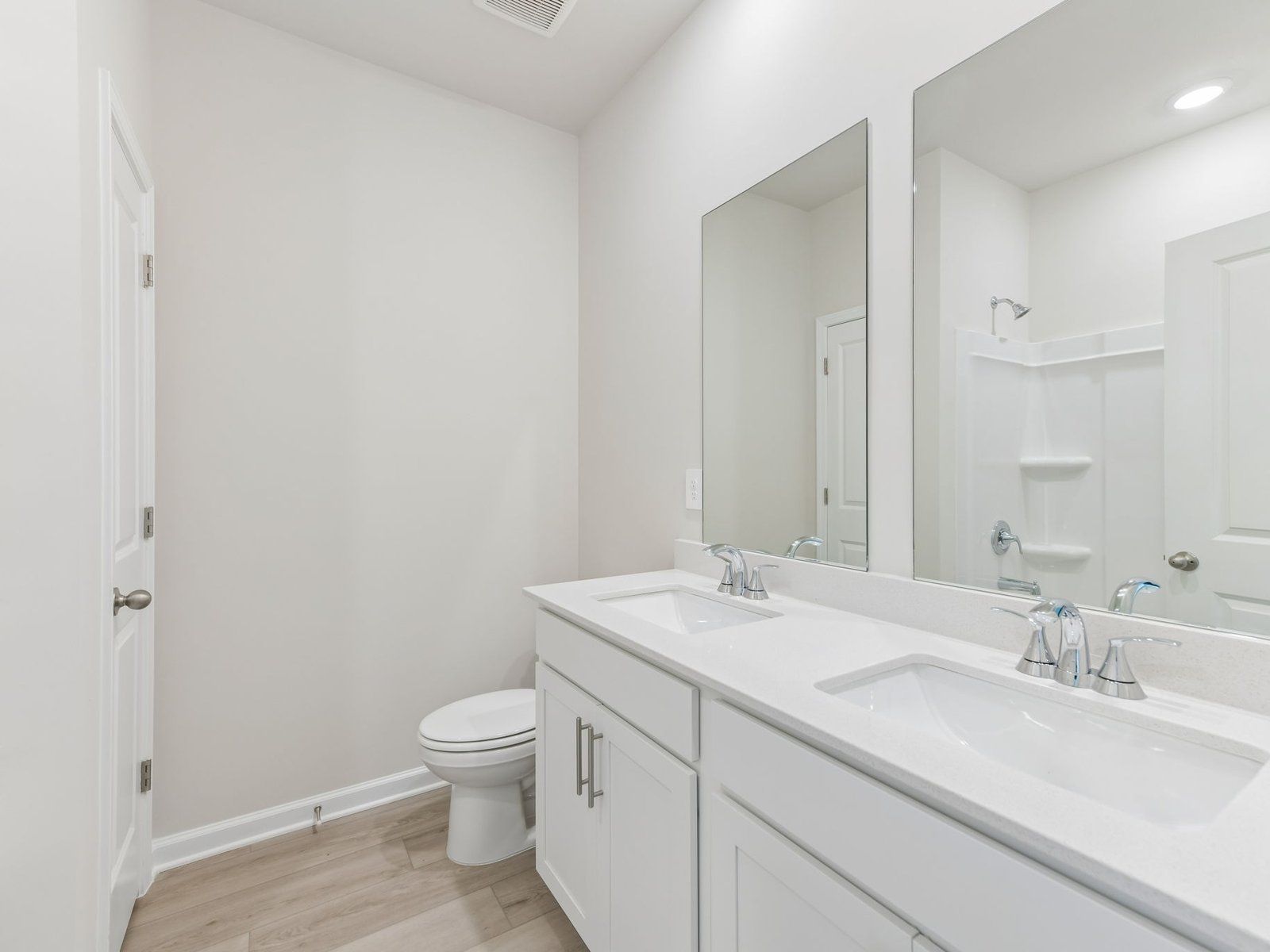 The Finesse White interior package modeled at Parkside at Grayson.