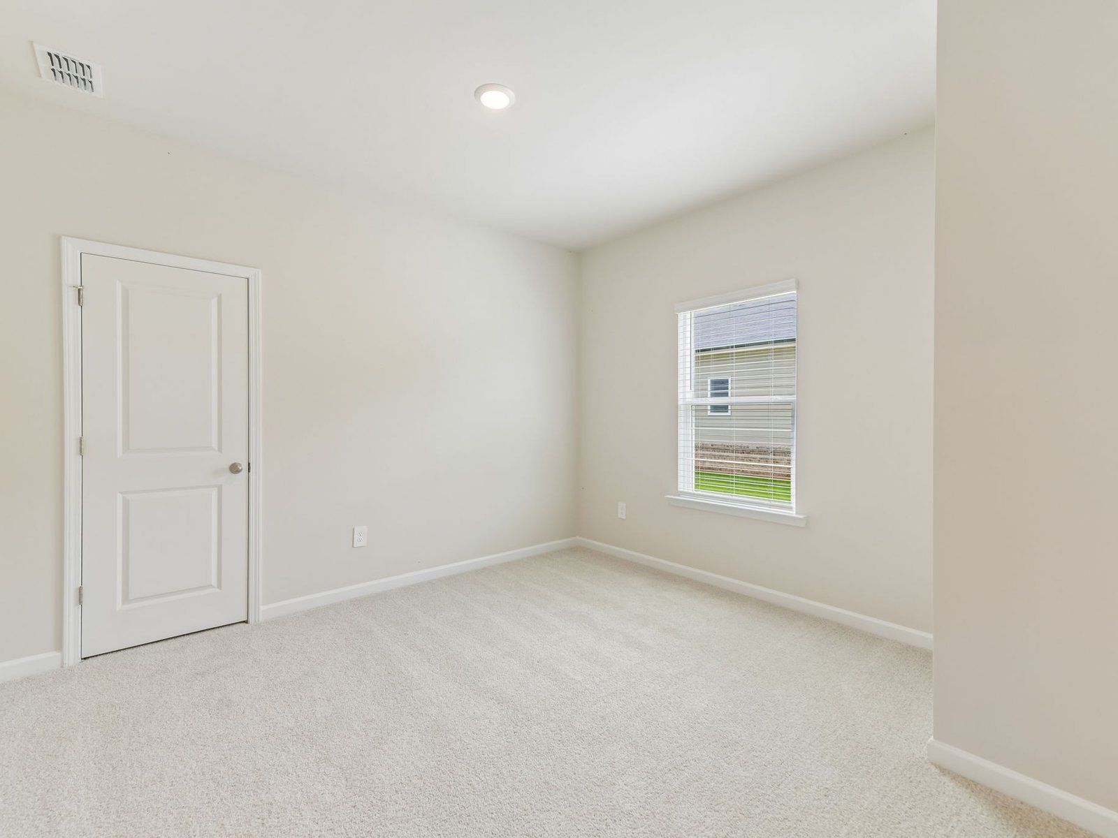 The Finesse White interior package modeled at Parkside at Grayson.