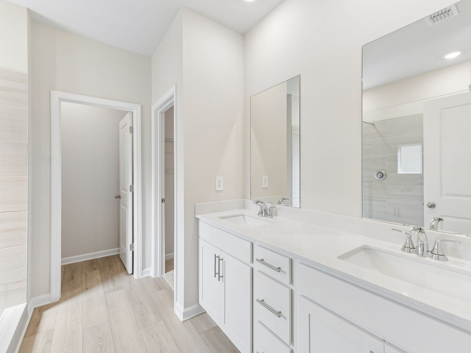 The Finesse White interior package modeled at Parkside at Grayson.