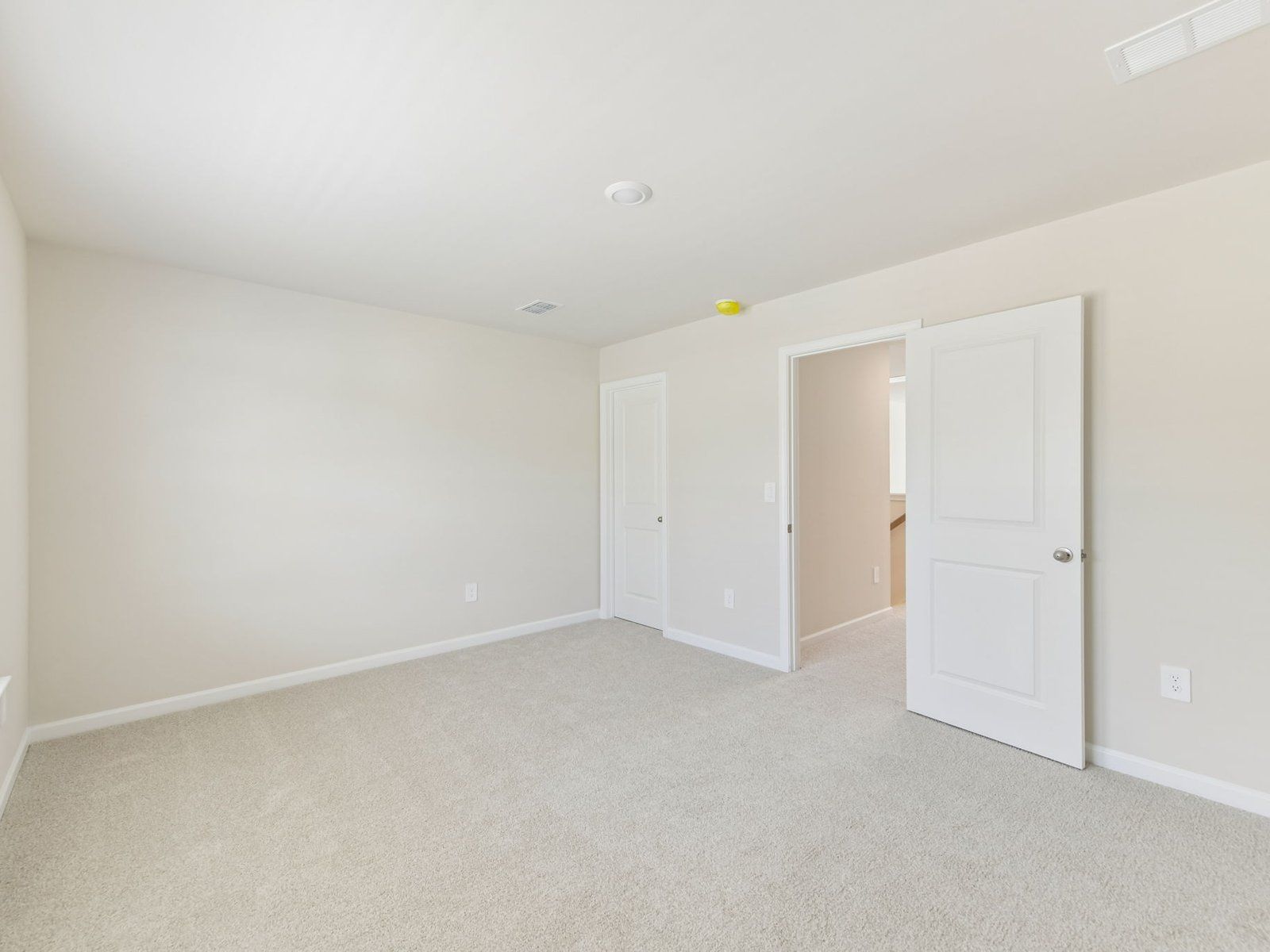 The Finesse White interior package modeled at Parkside at Grayson.