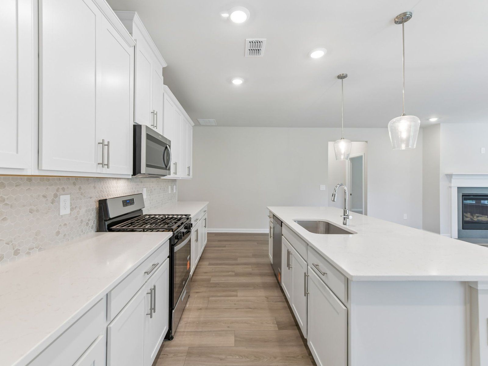 The Elemental White interior package modeled at Parkside at Grayson