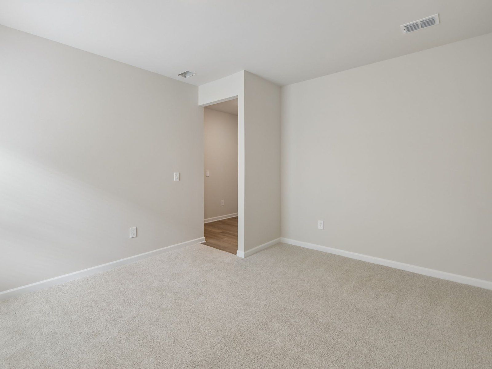 The Elemental White interior package modeled at Parkside at Grayson