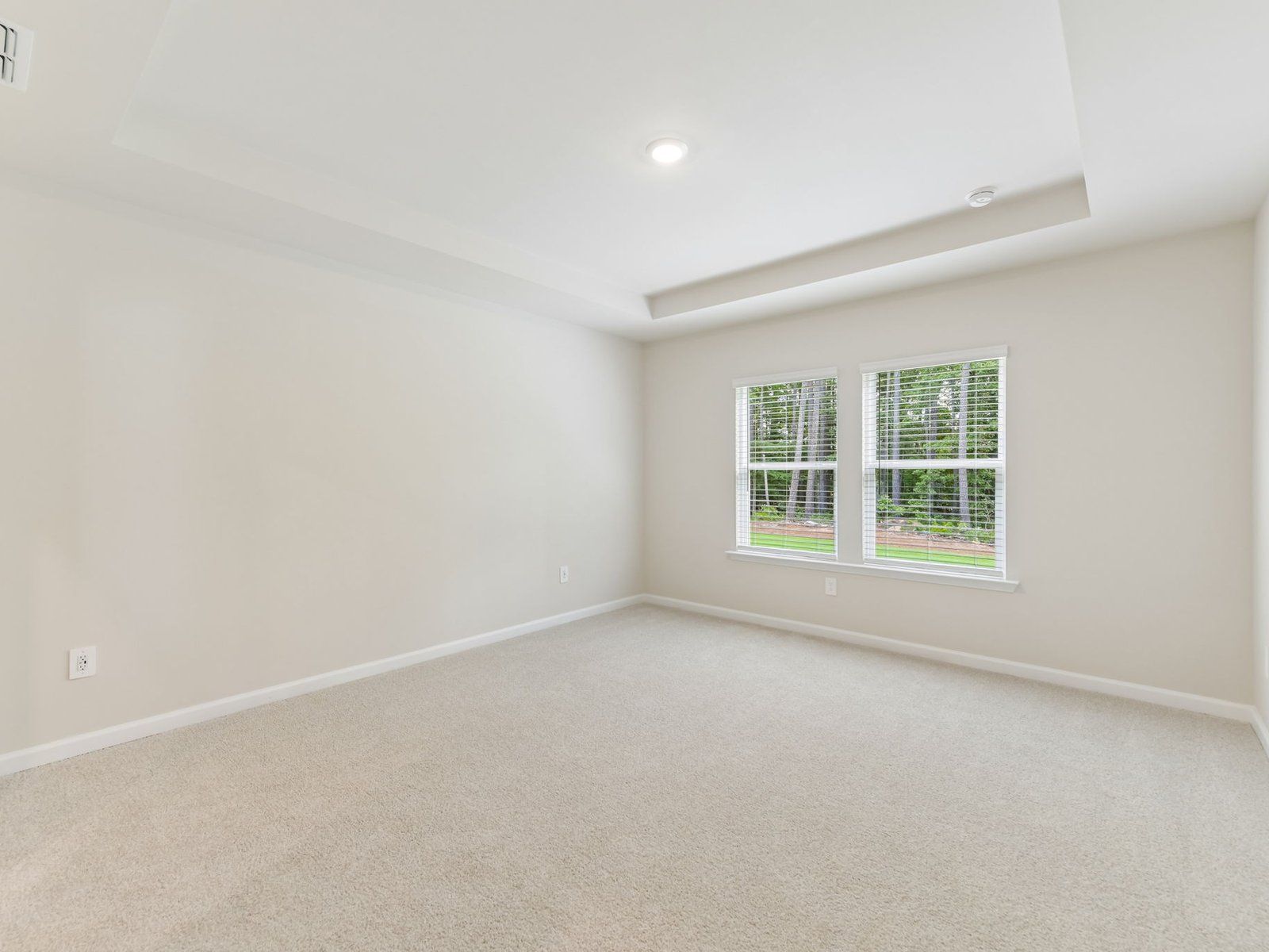 The Elemental White interior package modeled at Parkside at Grayson