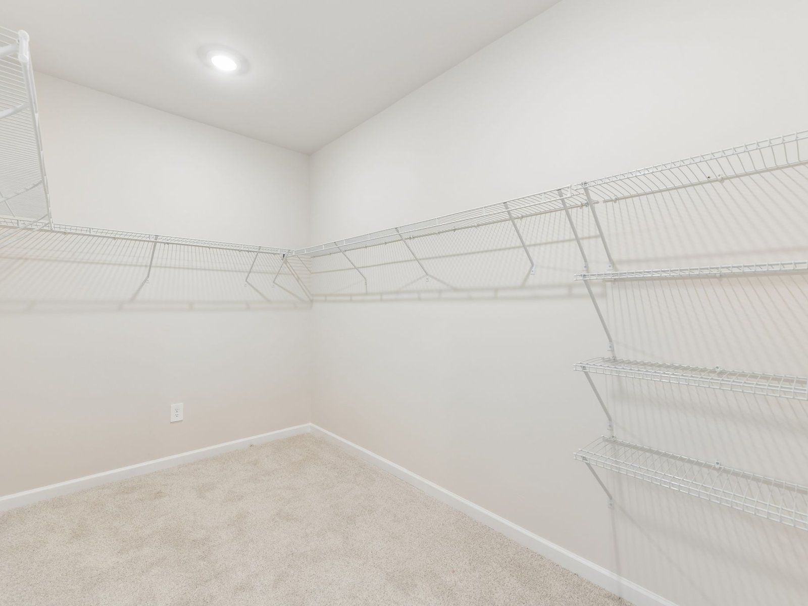 The Elemental White interior package modeled at Parkside at Grayson