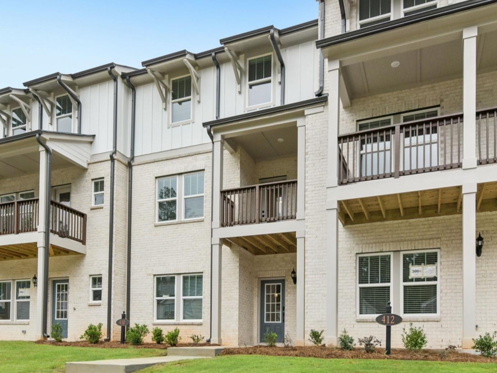 435 Elise Way. Lawrenceville, GA 30045