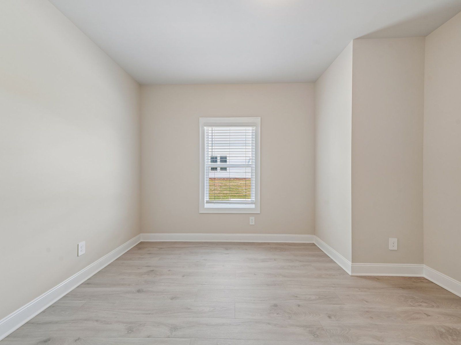 The Modern Glam Stone interior package modeled at River Pointe.