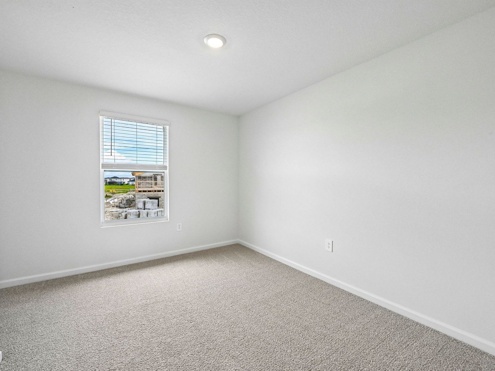 Secondary bedroom