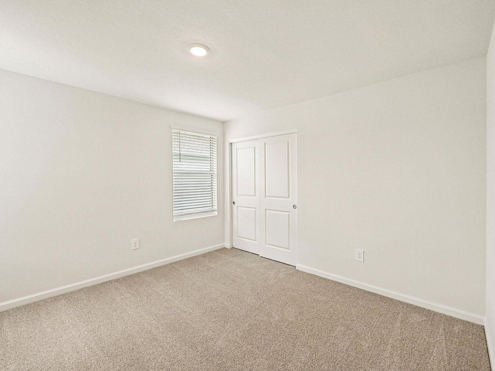 Secondary bedroom
