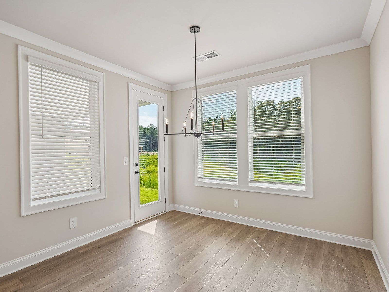 The Foxwood floorplan with the Bold Sophistication Linen interior package.