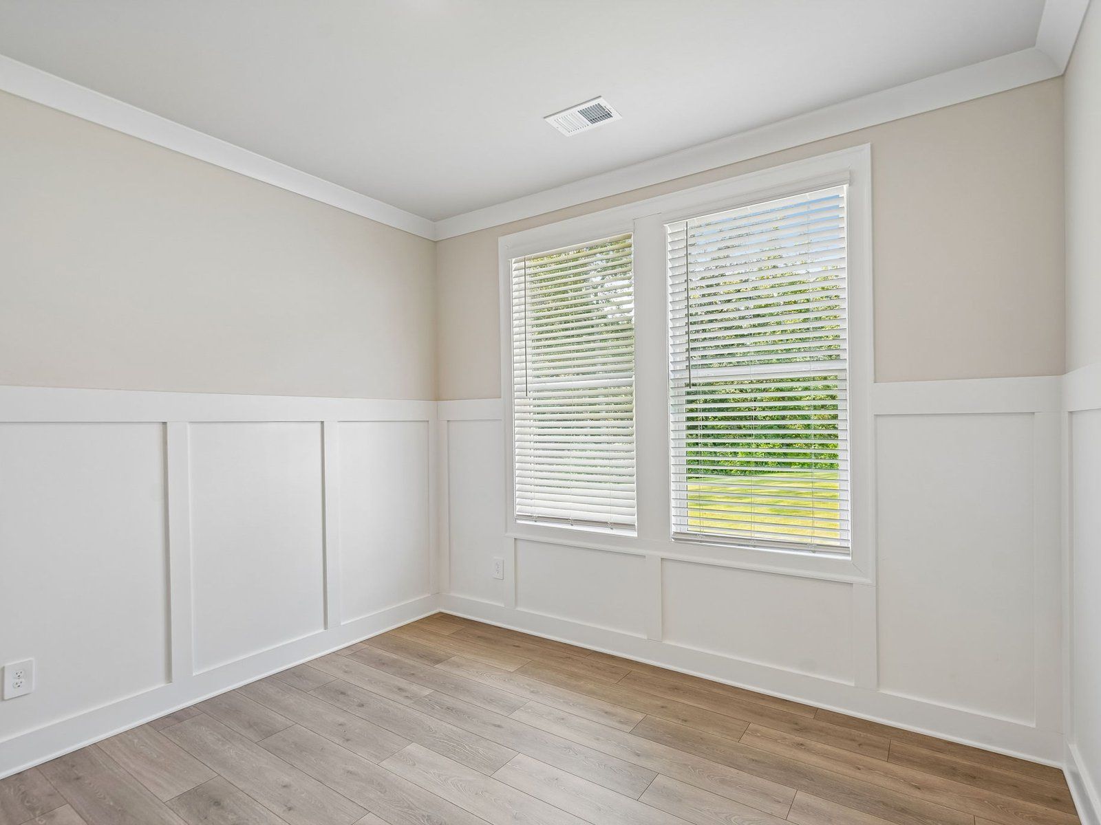 The Foxwood floorplan with the Bold Sophistication Linen interior package.