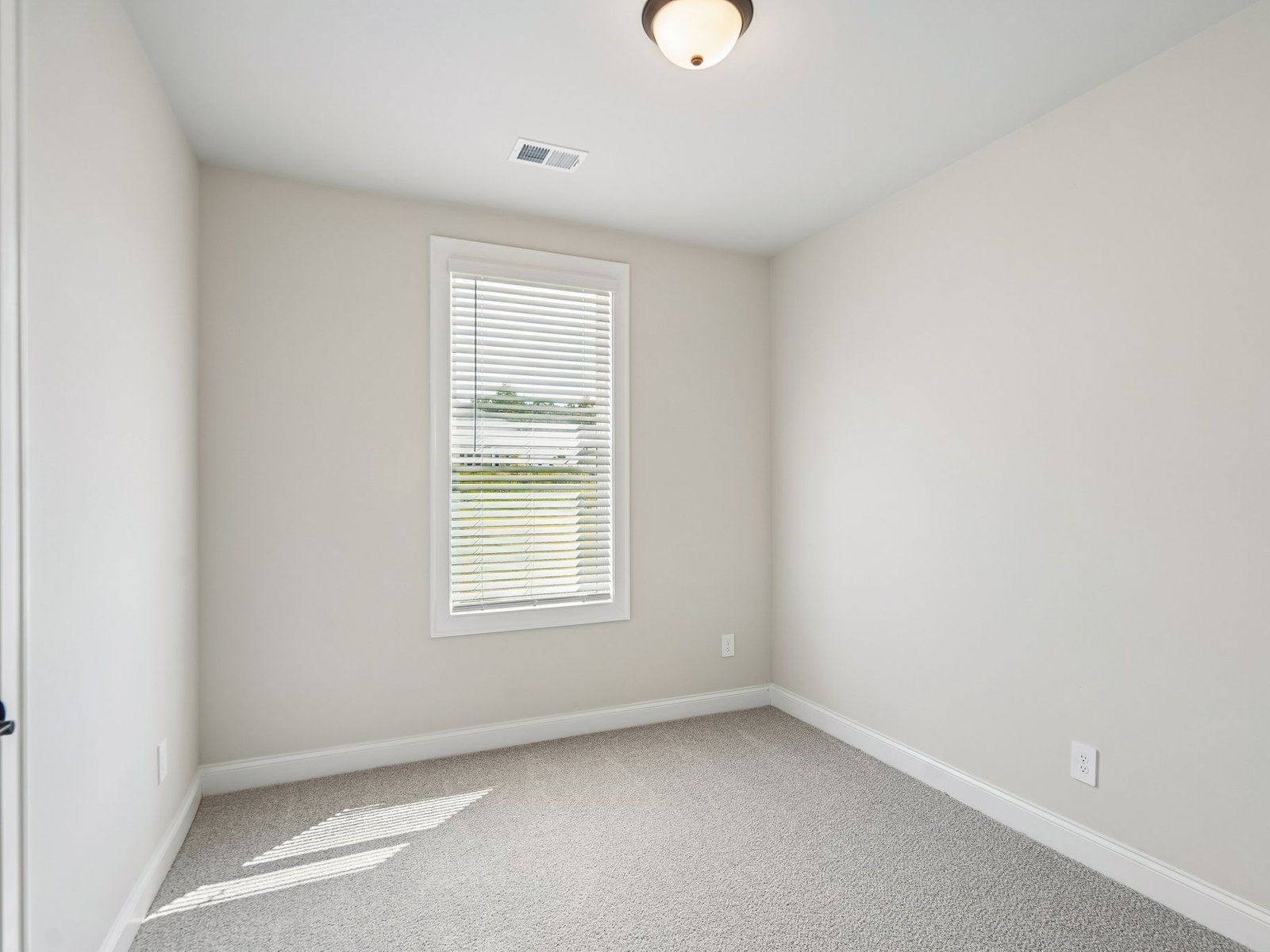 The Foxwood floorplan with the Bold Sophistication Linen interior package.