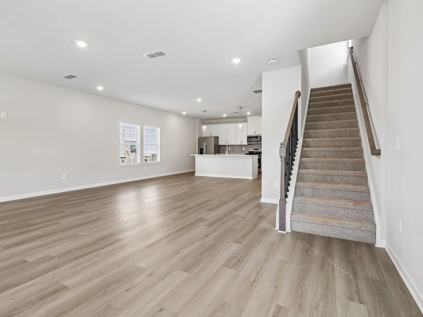 The Cromwell floorplan with the Finesse White interior package.