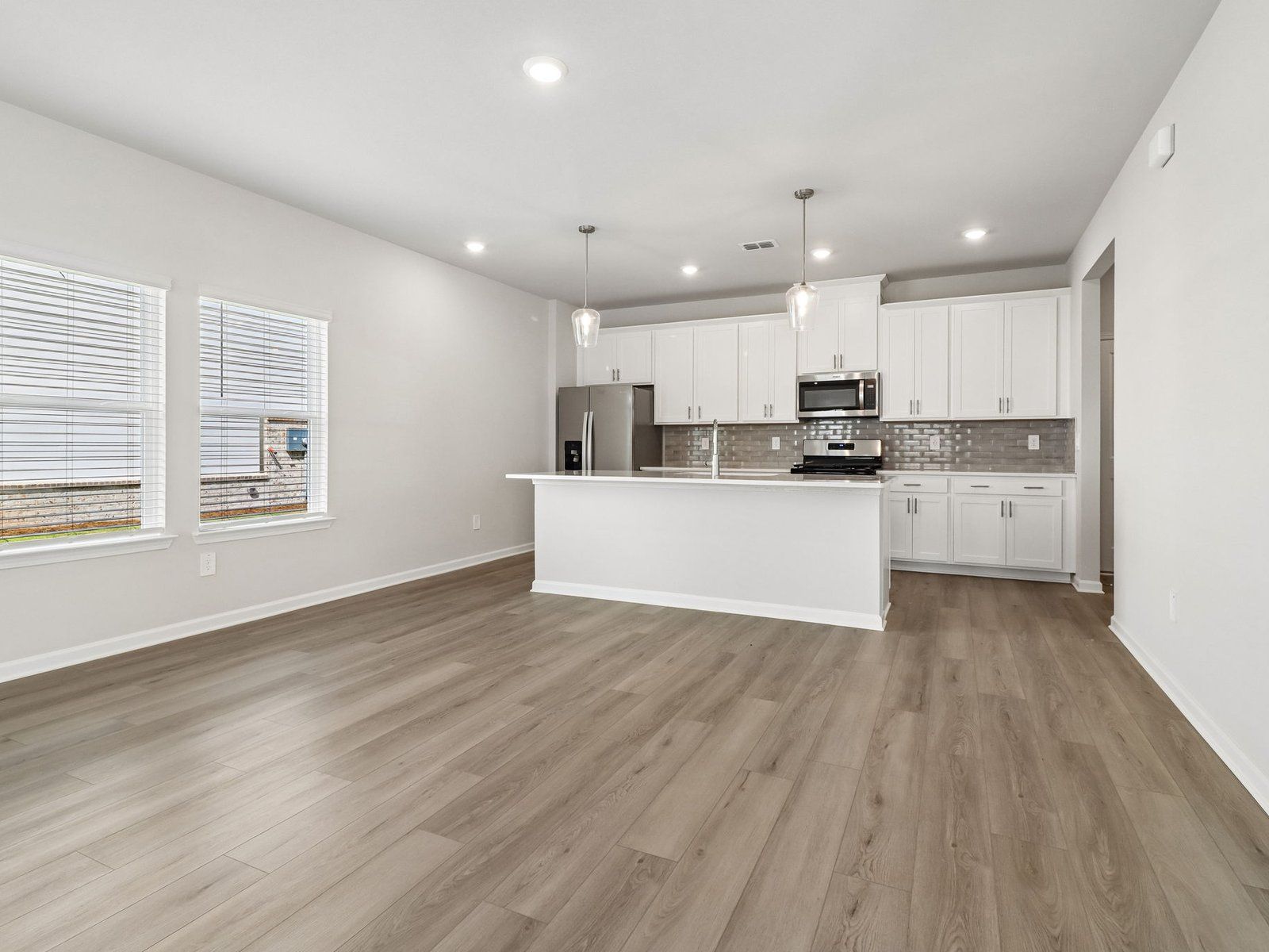 The Cromwell floorplan with the Finesse White interior package.
