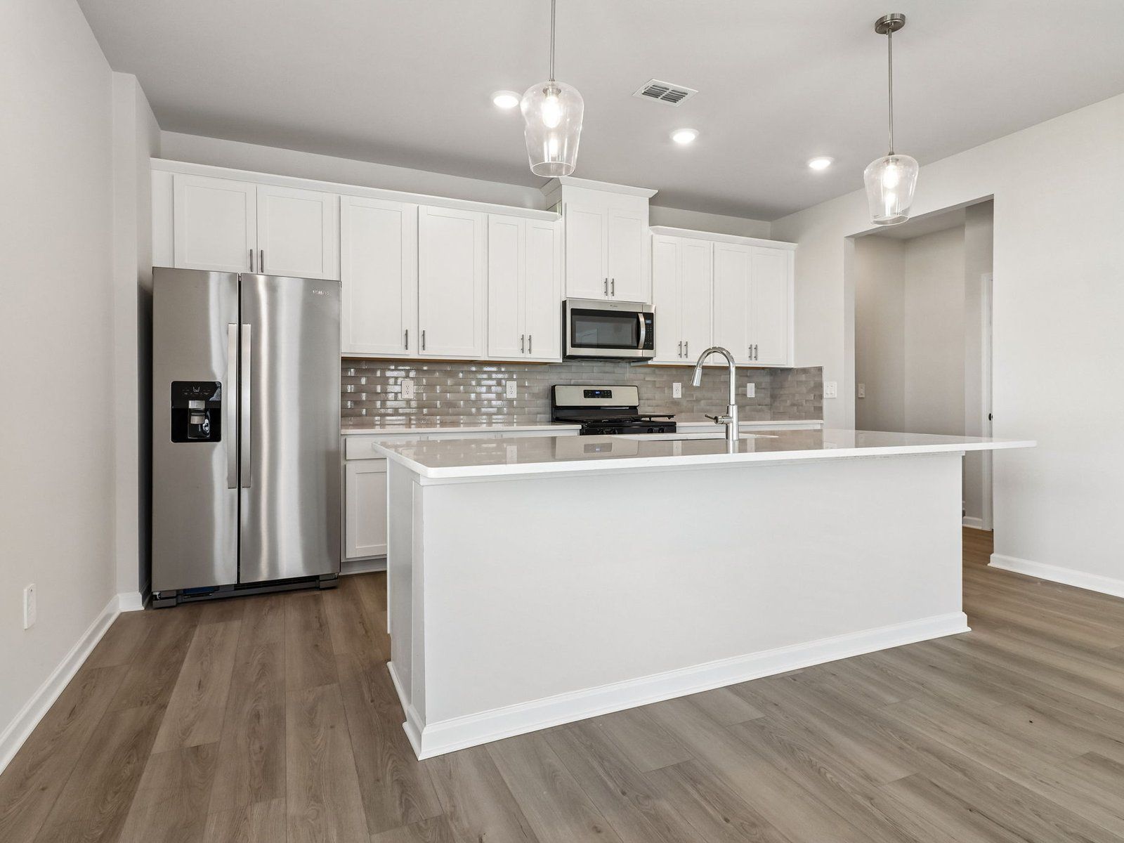 The Cromwell floorplan with the Finesse White interior package.