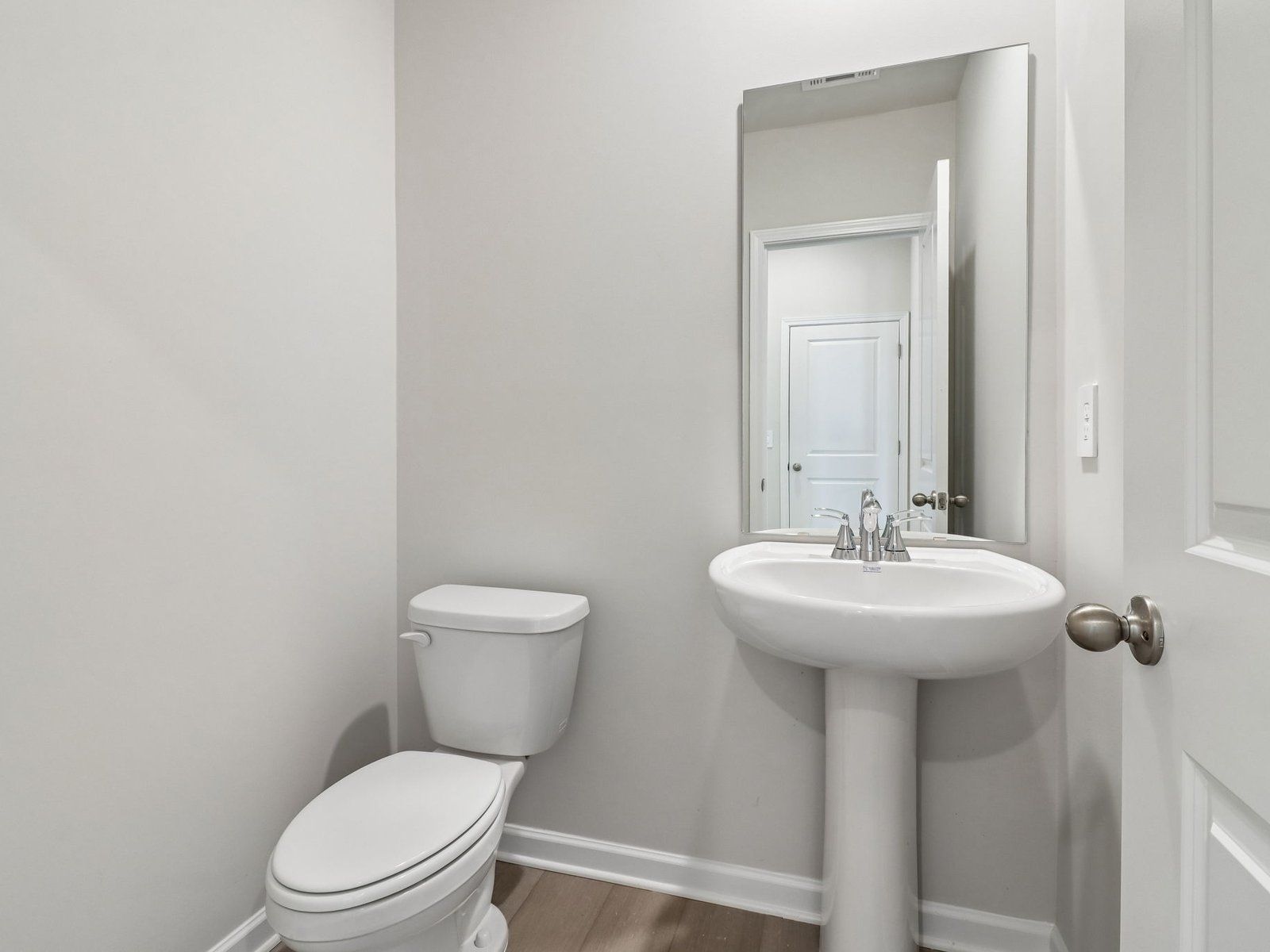 The Cromwell floorplan with the Finesse White interior package.