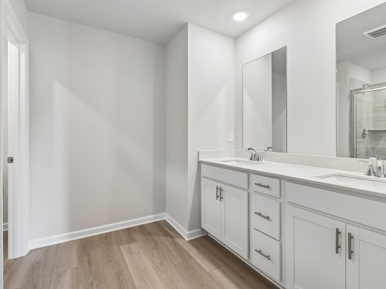 The Cromwell floorplan with the Finesse White interior package.