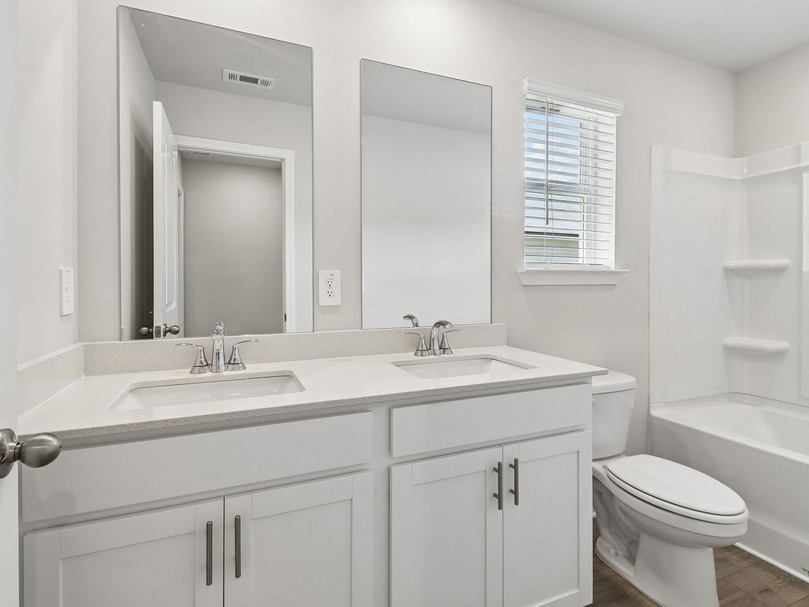 The Cromwell floorplan with the Finesse White interior package.