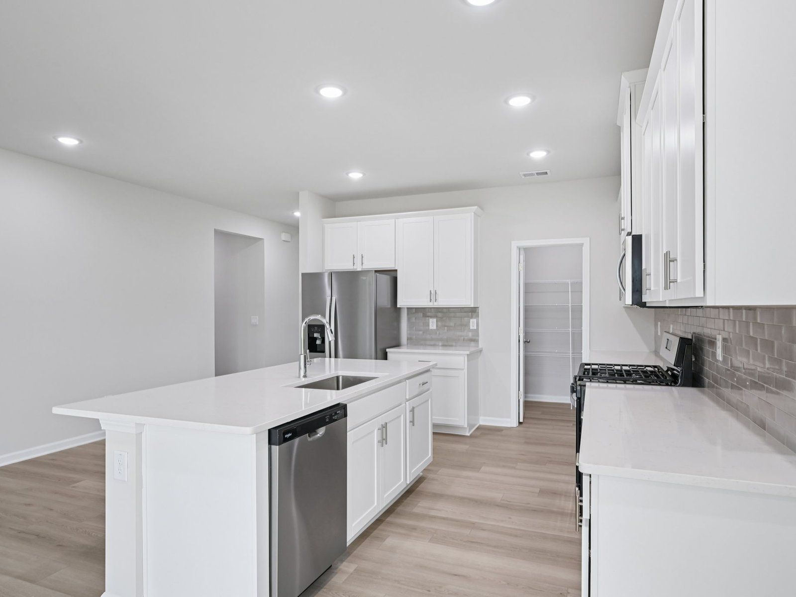 14-custom-Raleigh - Cadence Meadows - 1112 Landen Creek Ln Zebulon NC 27597 - 014.jpg