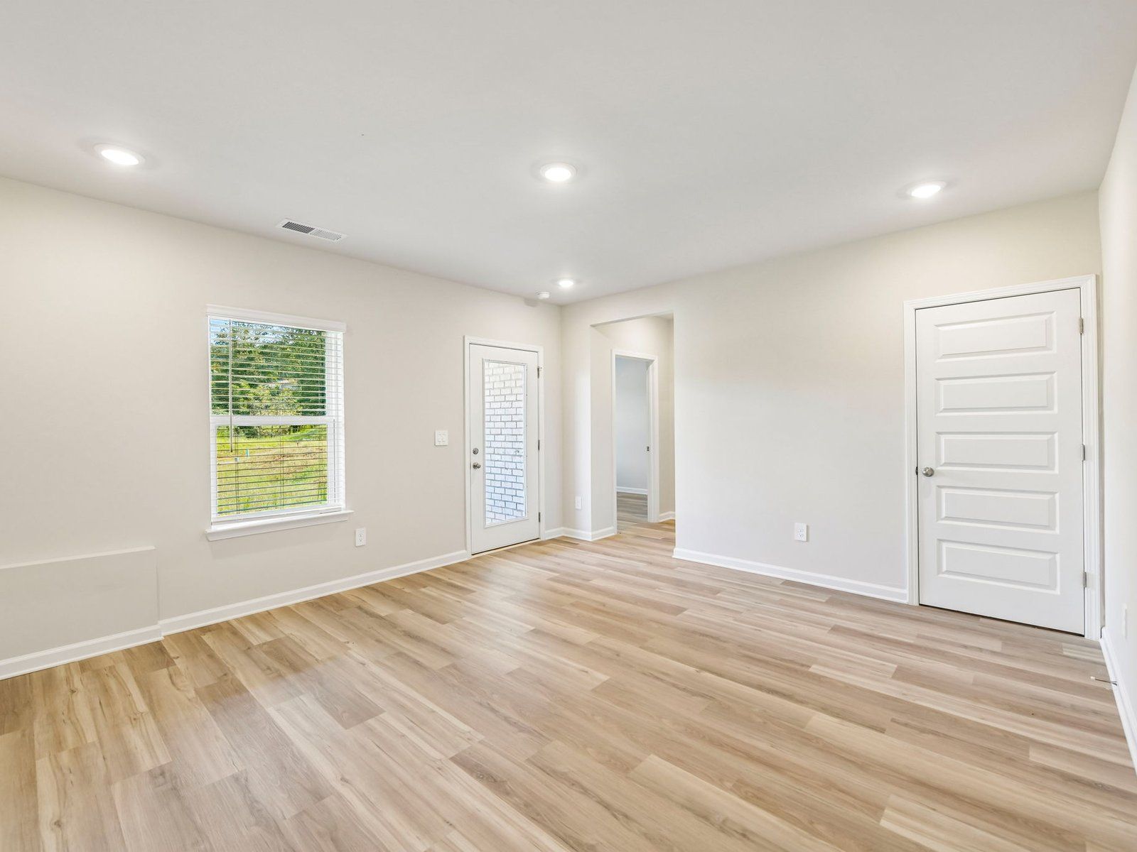The Dallas Basement floorplan with the Charm Linen interior package.