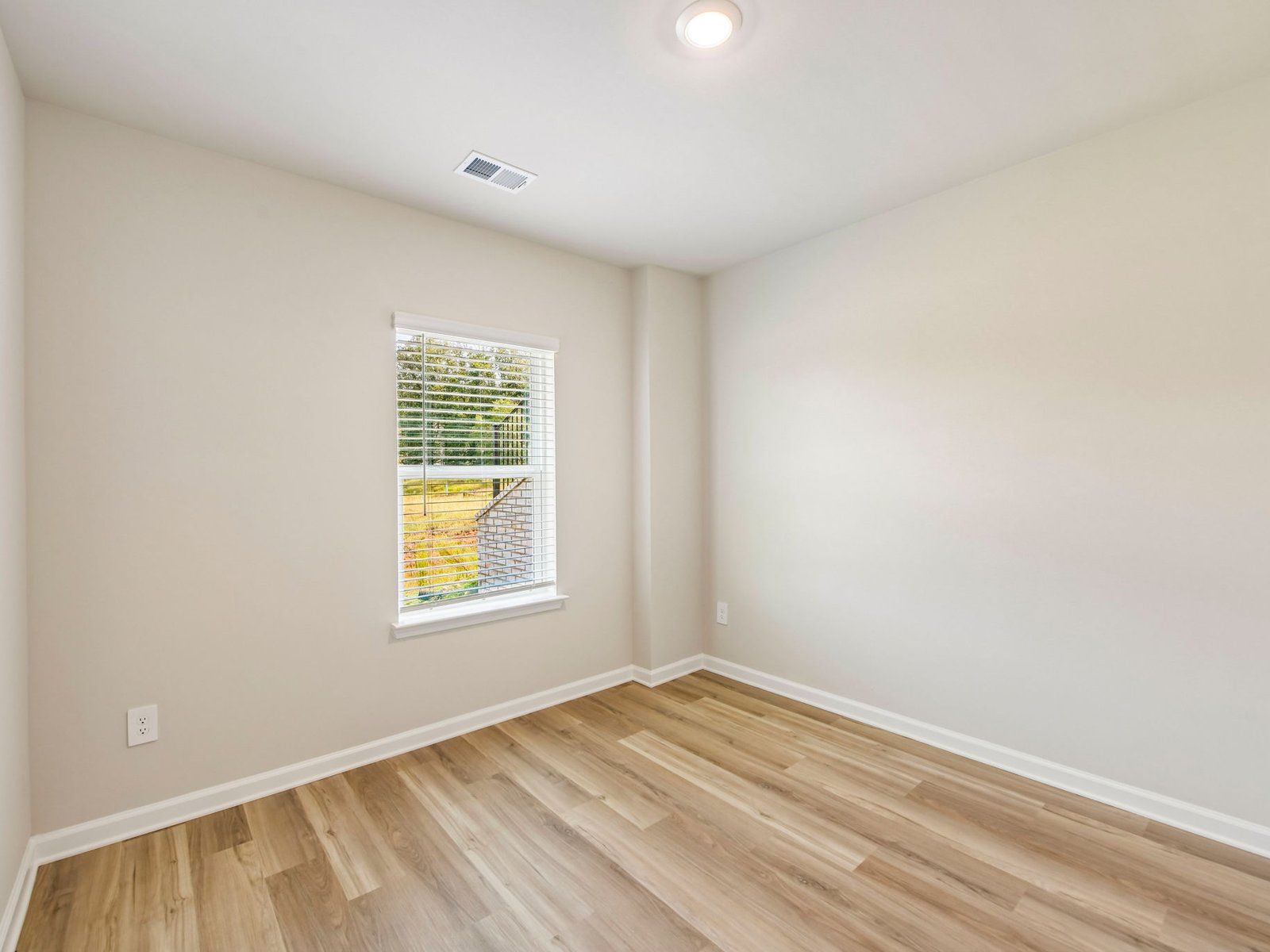 The Dallas Basement floorplan with the Charm Linen interior package.