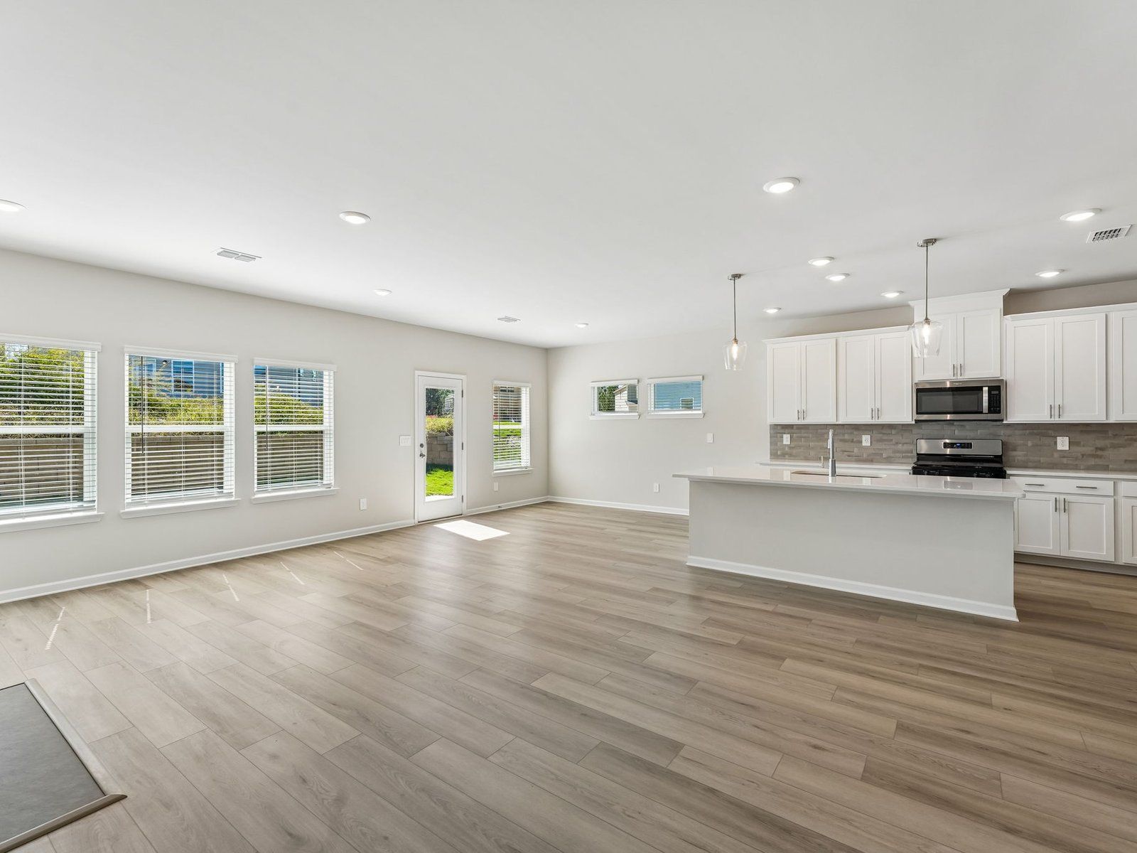 The Johnson floorplan with the Finesse Linen interior package.