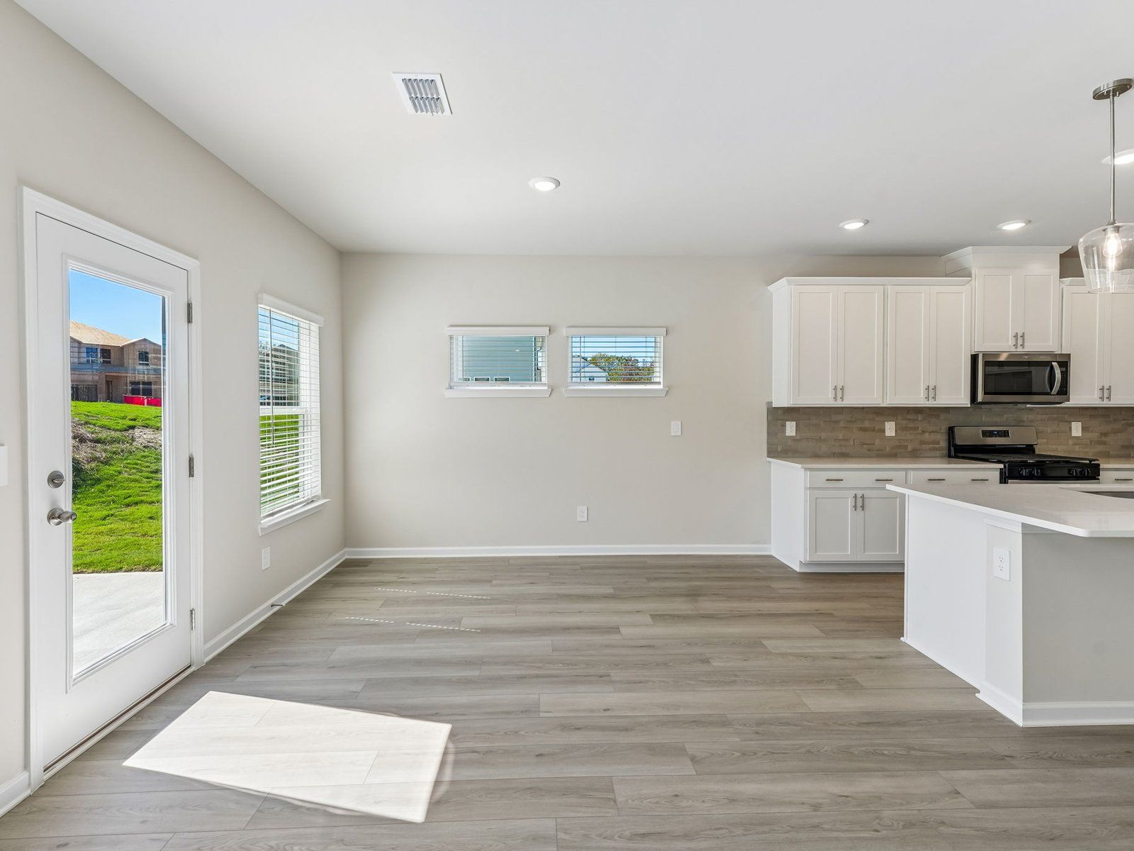 The Johnson floorplan with the Finesse Linen interior package.