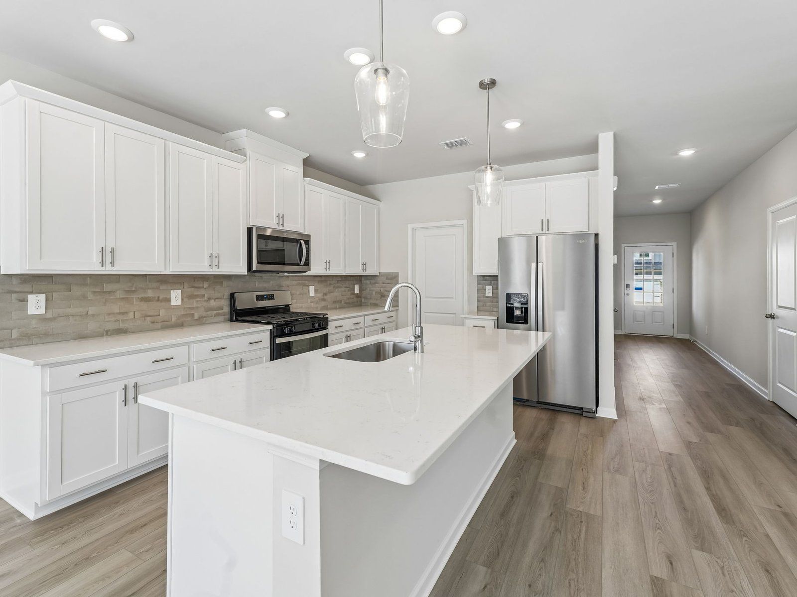 The Johnson floorplan with the Finesse Linen interior package.