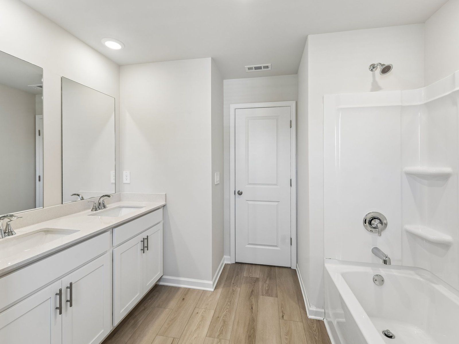 The Johnson floorplan with the Finesse Linen interior package.