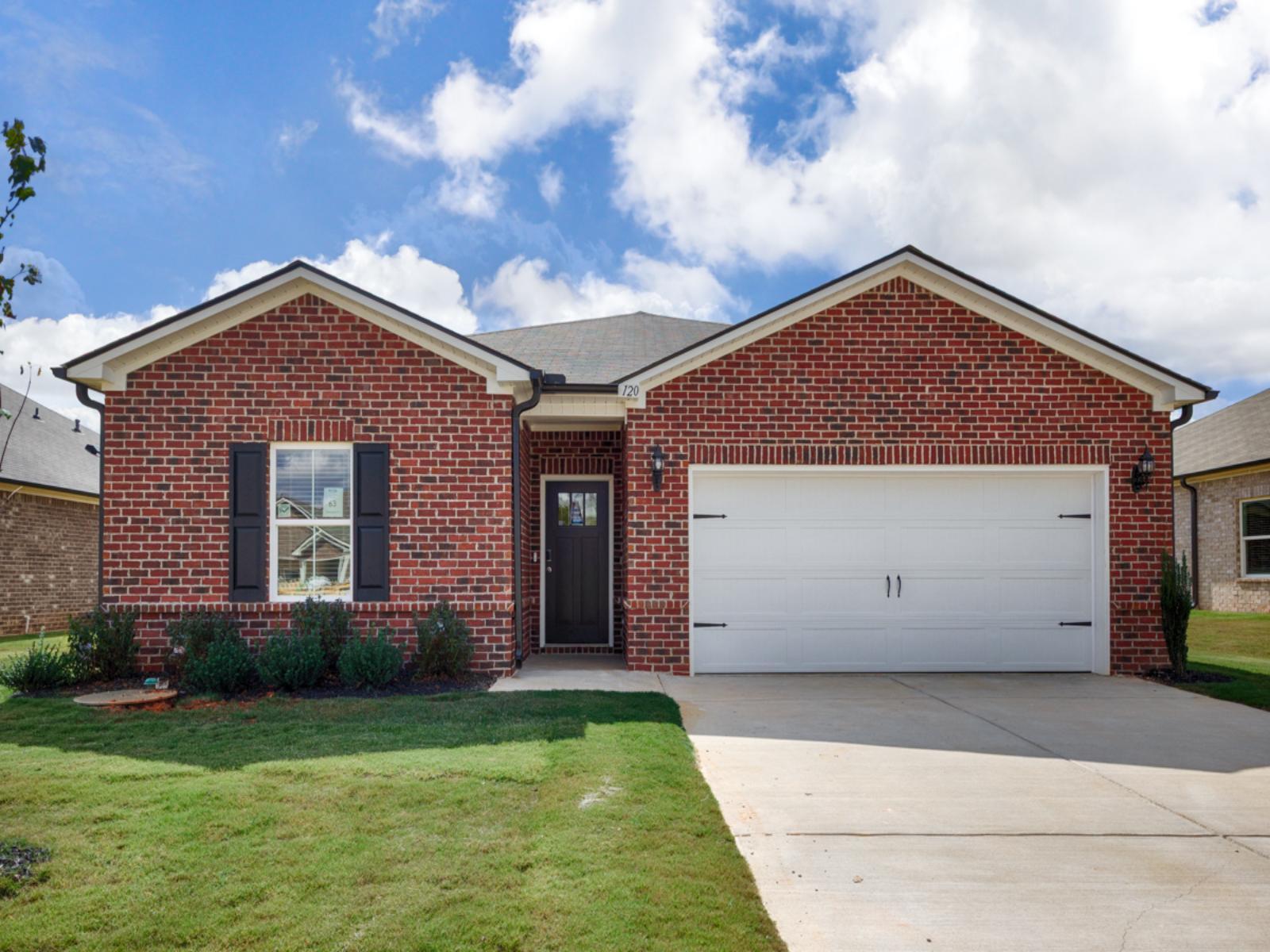 HSV_KendallFarms_Newport_S444_U_120GypsyWay_Front_Exterior
