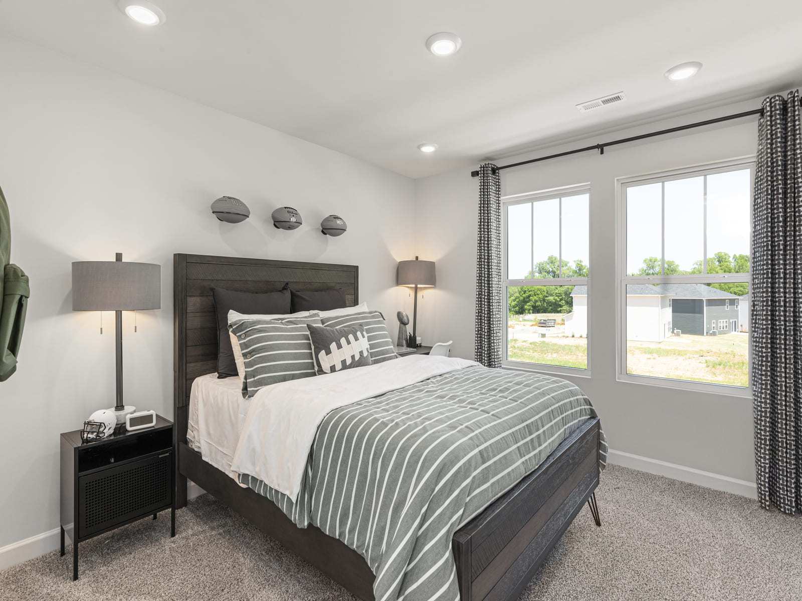 Turn the secondary bedroom into your personal home gym.