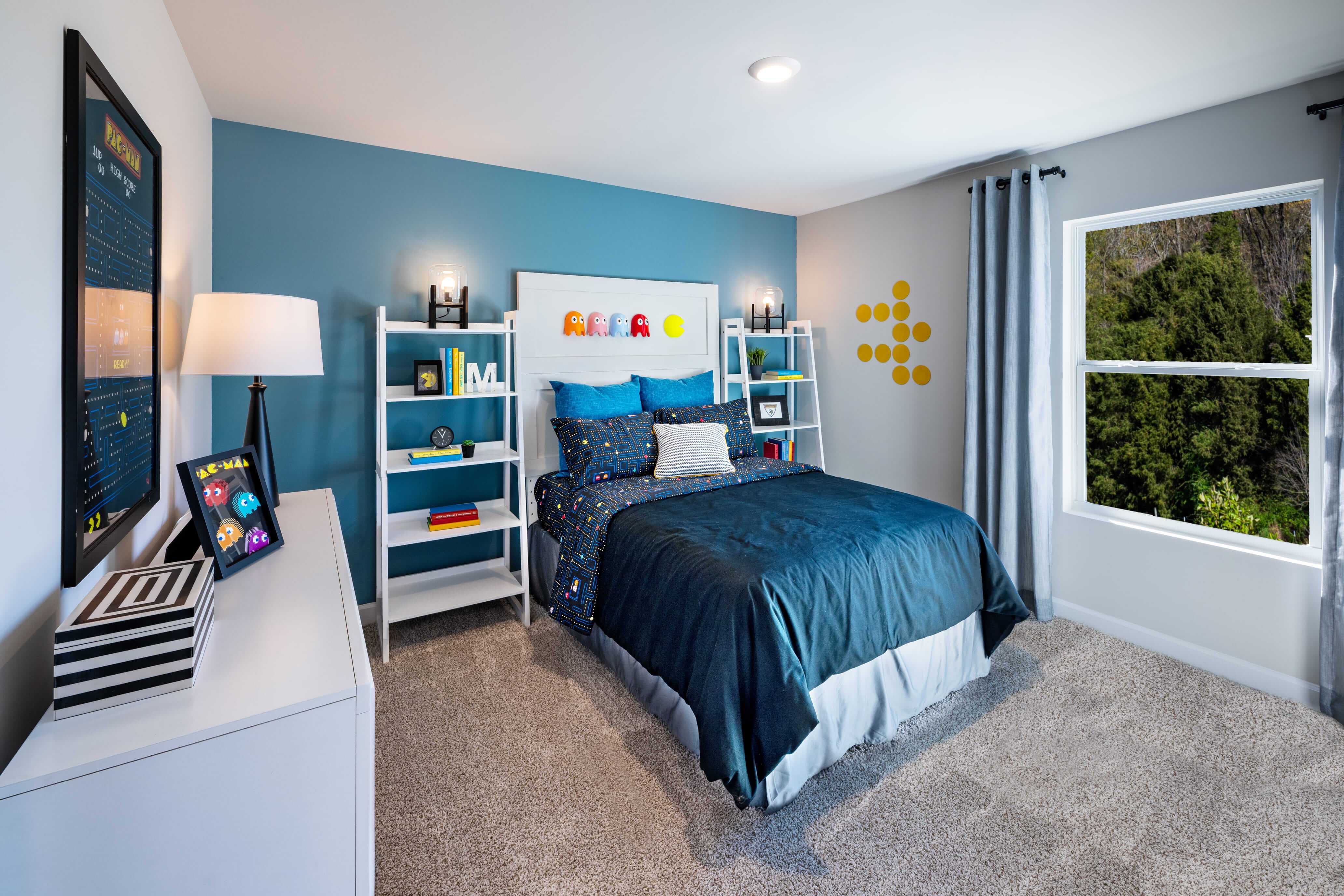 Secondary bedrooms give the kids their own space to relax. Photography from Holland Park.