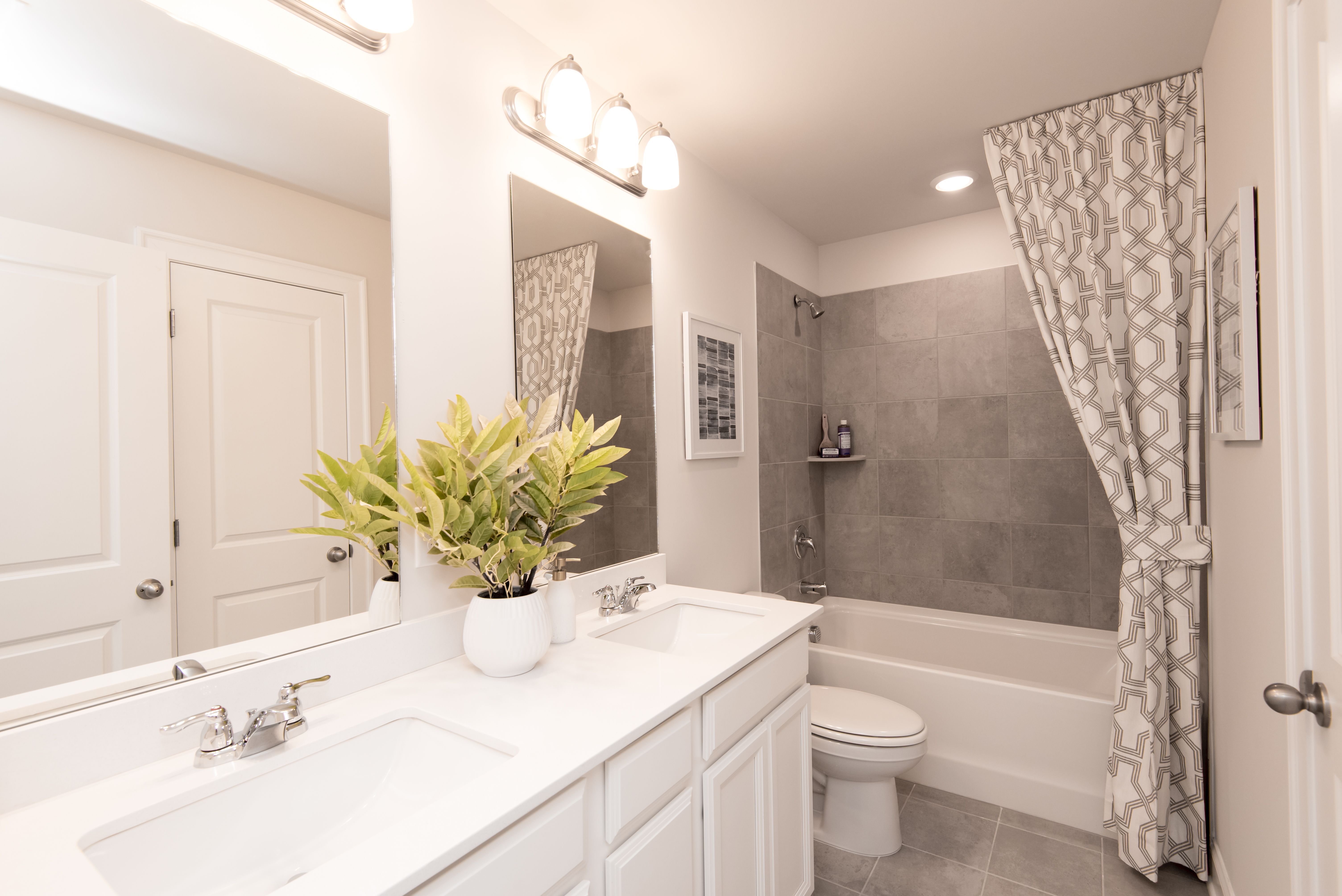 Discover the perfect blend of functionality and aesthetics in our bathrooms.