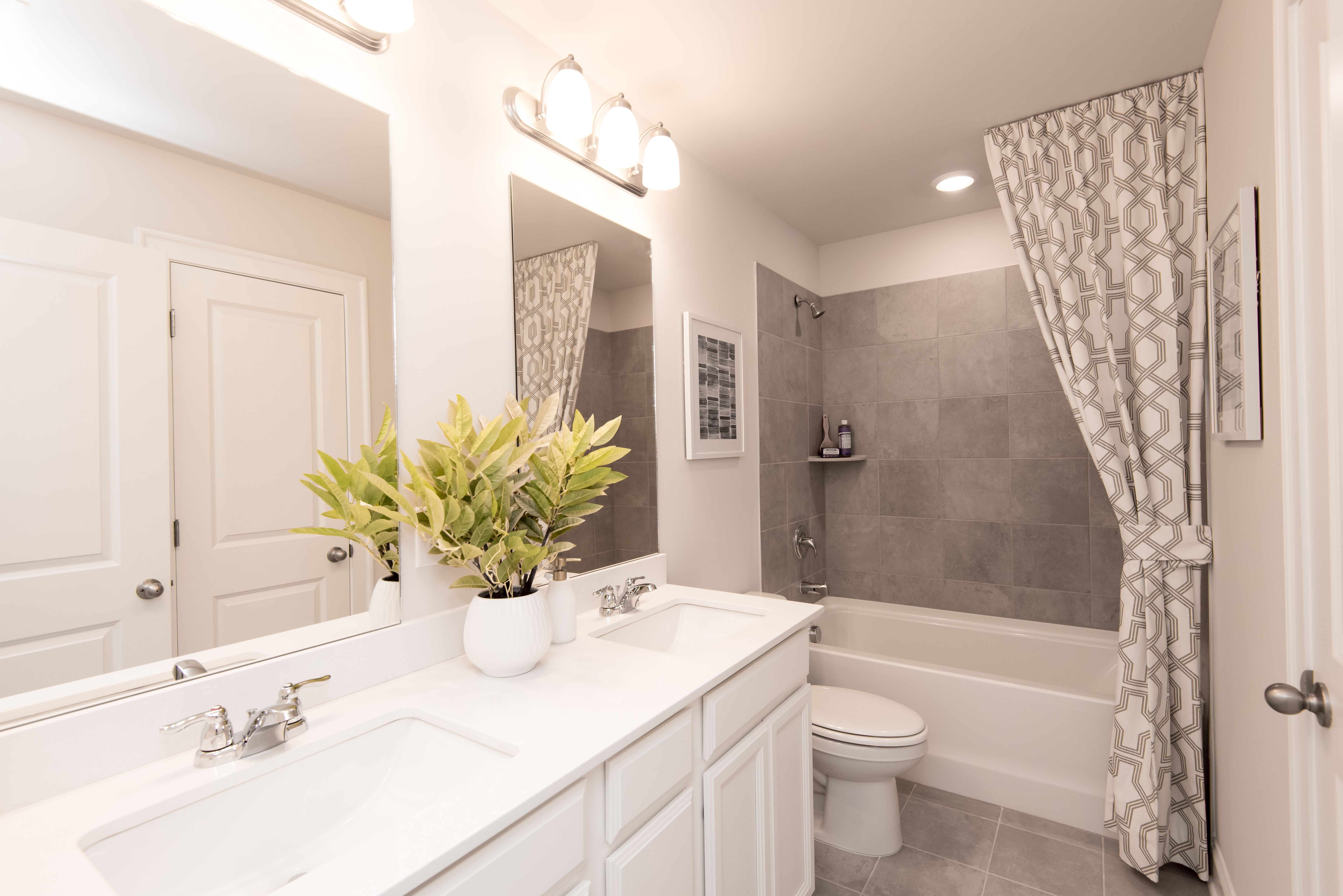 Discover the perfect blend of functionality and aesthetics in our bathrooms.
