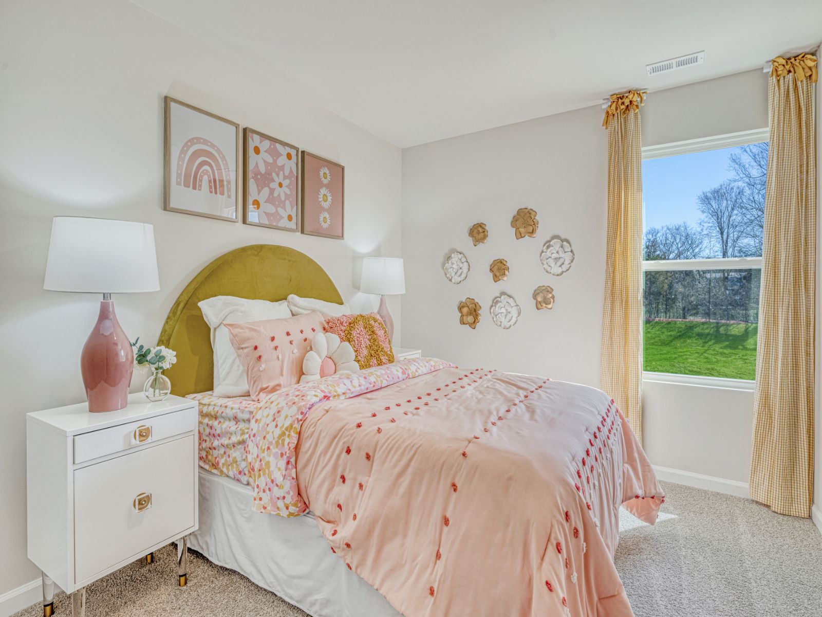 Secondary bedroom