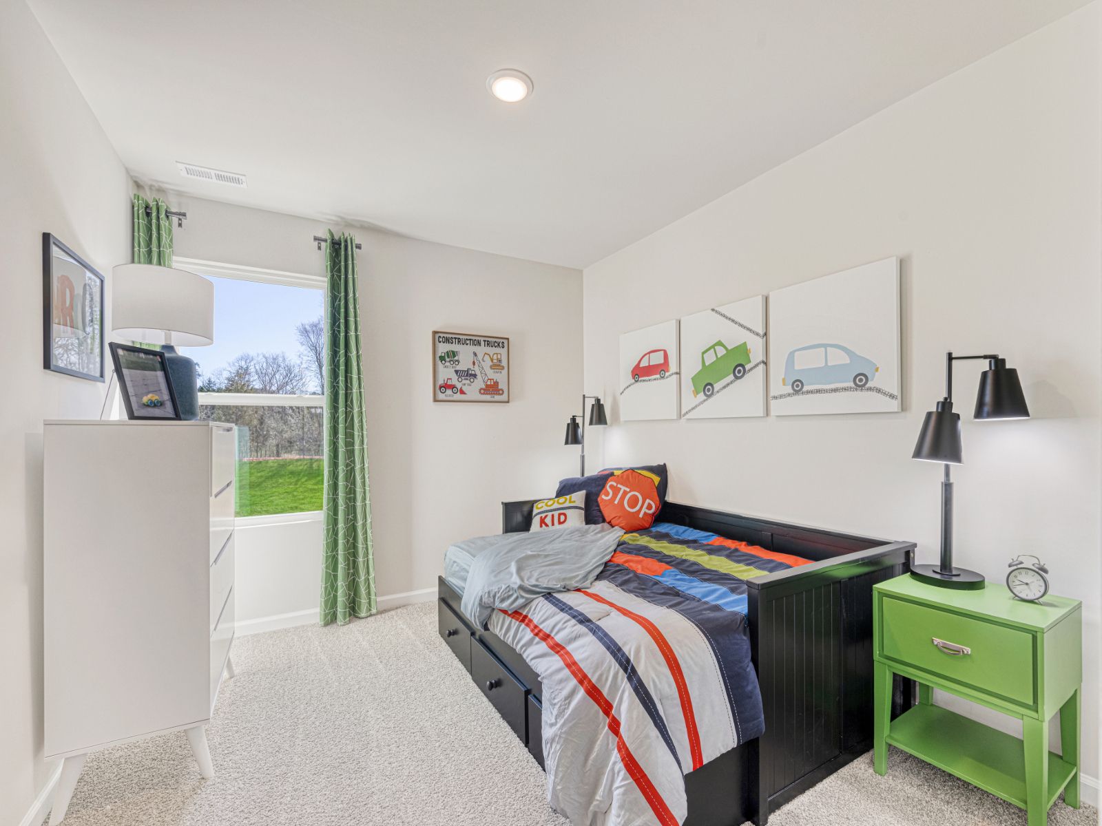 Secondary bedroom