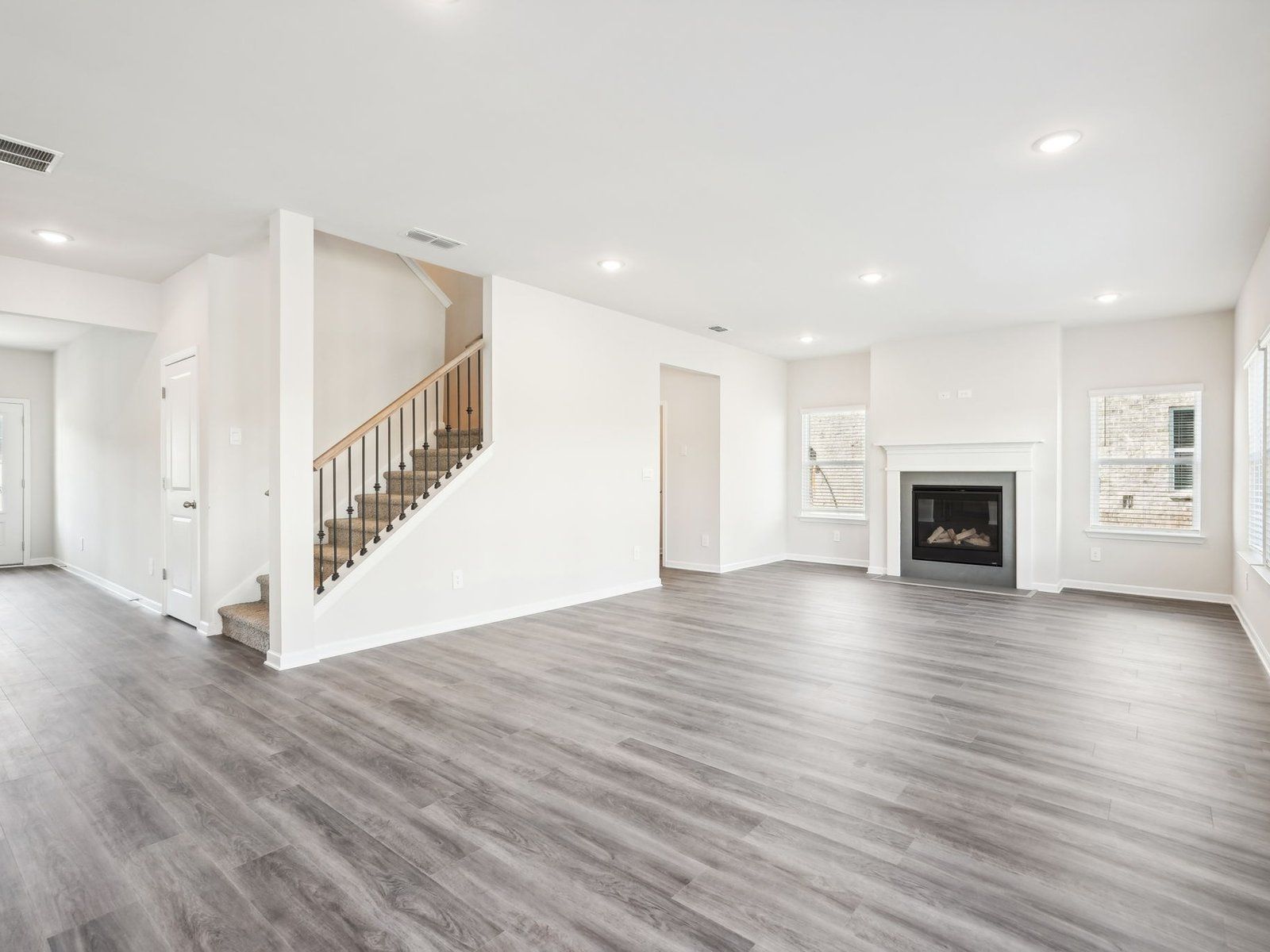 The Dakota floorplan with the Divine Frost interior package.