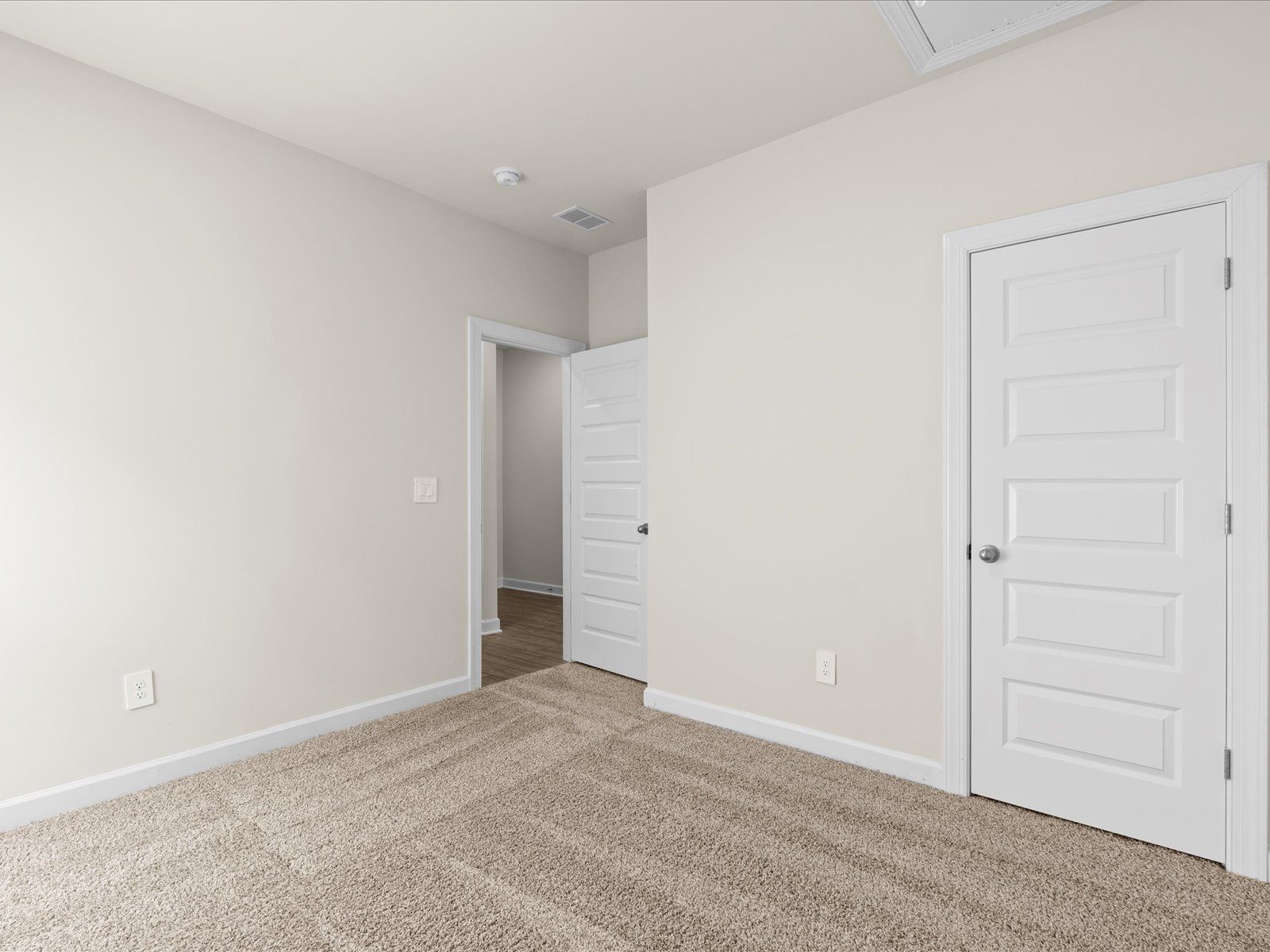 Welcome to the Chandler floorplan at Holland Park.