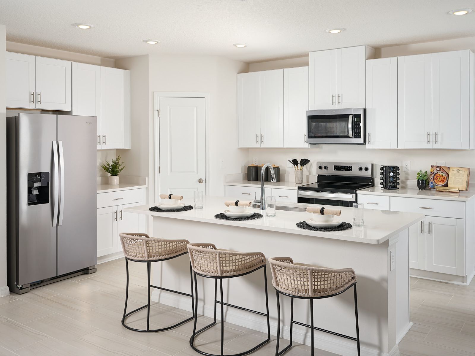 Open kitchen in the Hibiscus model at Benton Hills.