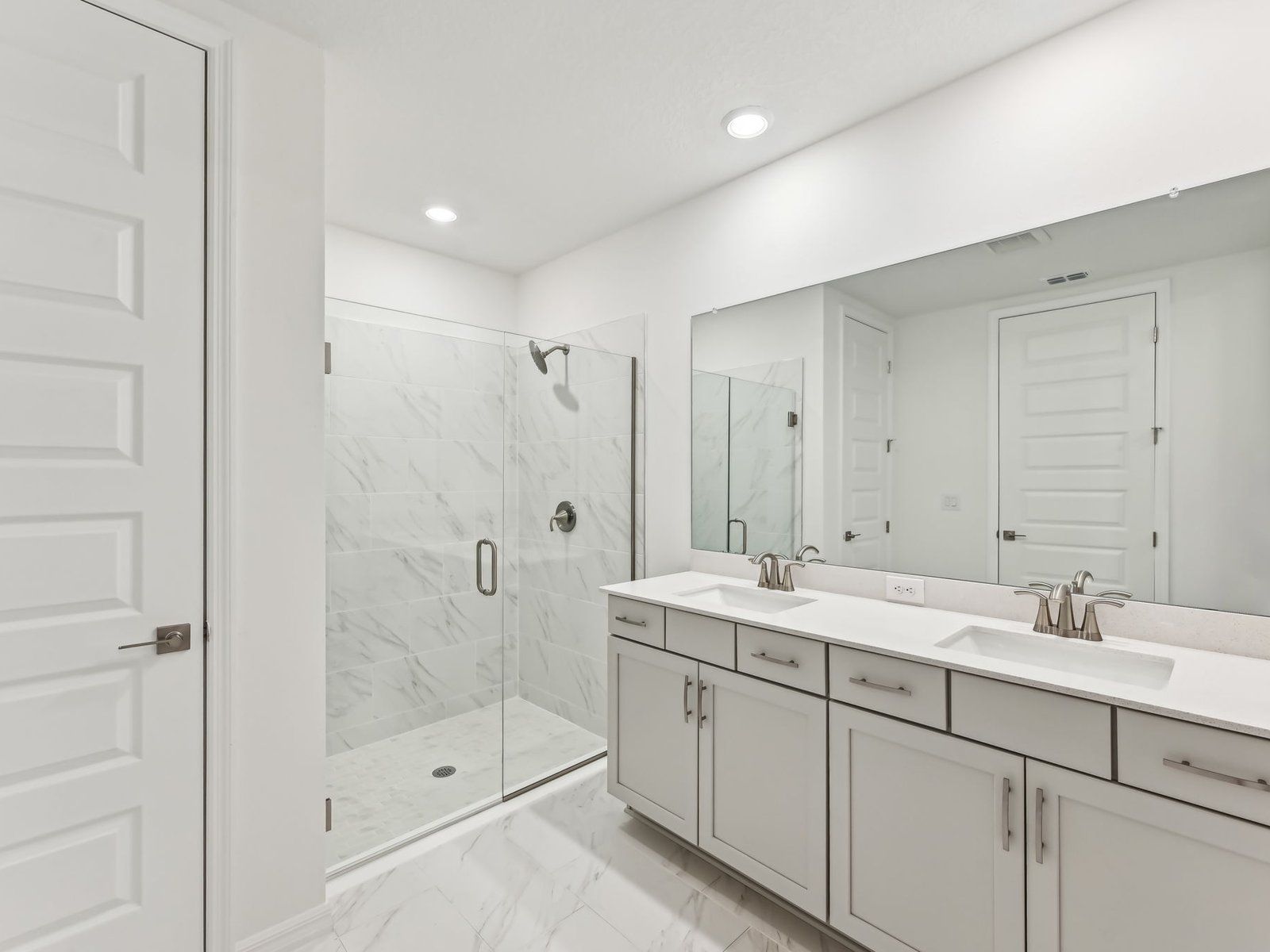 Primary Bath of Oakhurst