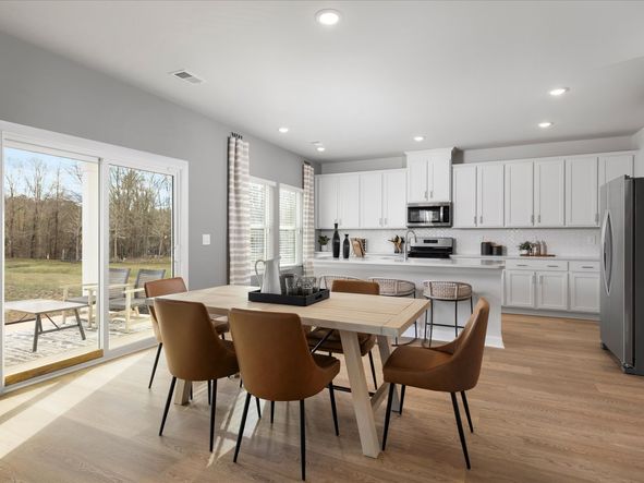Welcome to the Brentwood model at Brayfield Manor.