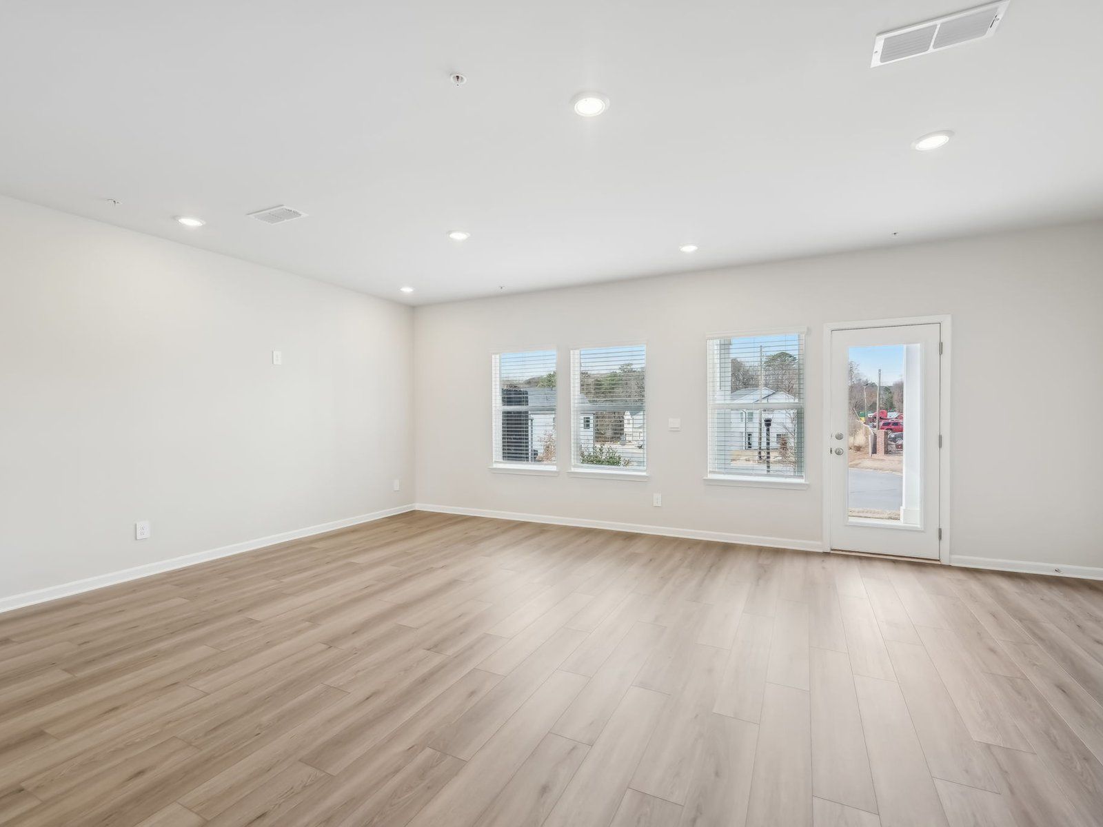 The Jade floorplan with the Charm White interior package.