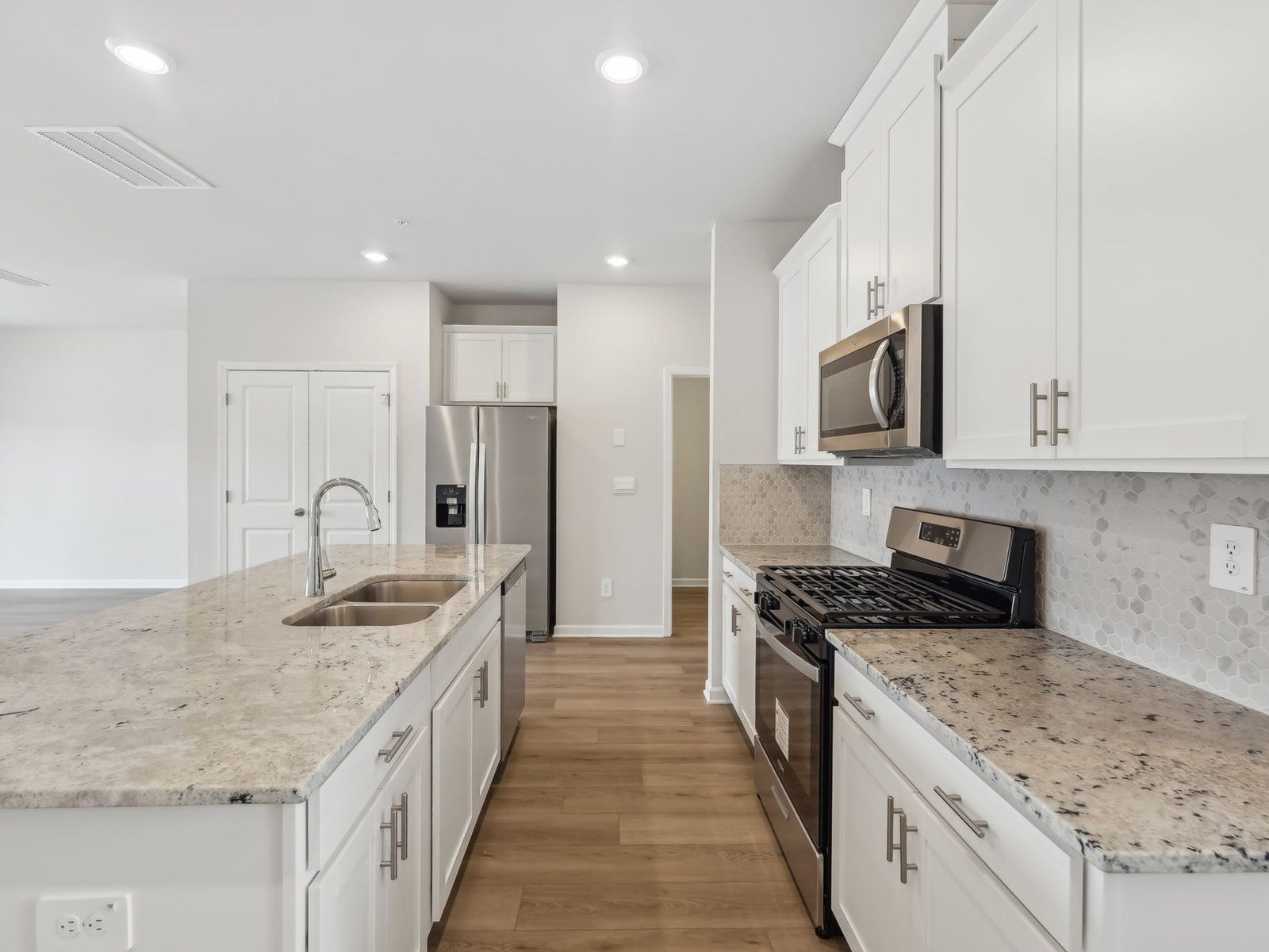 The Jade floorplan with the Charm White interior package.