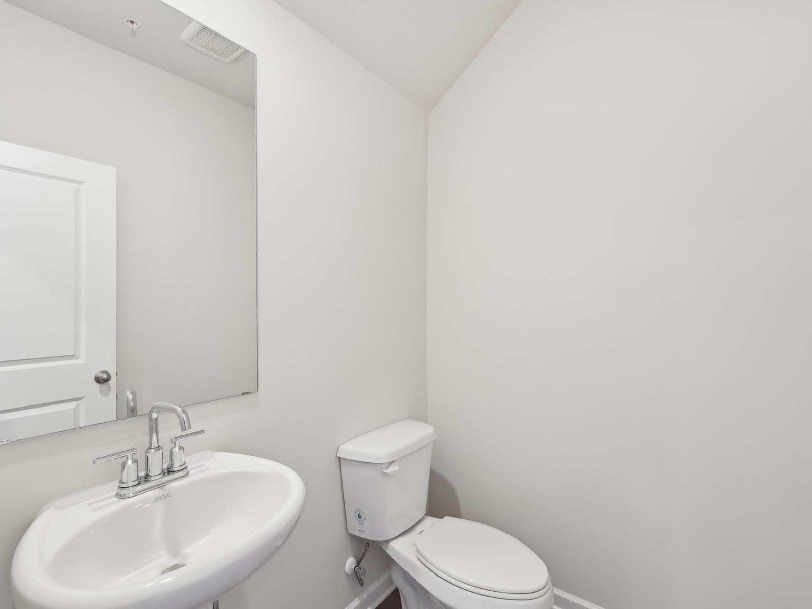 The Jade floorplan with the Charm White interior package.