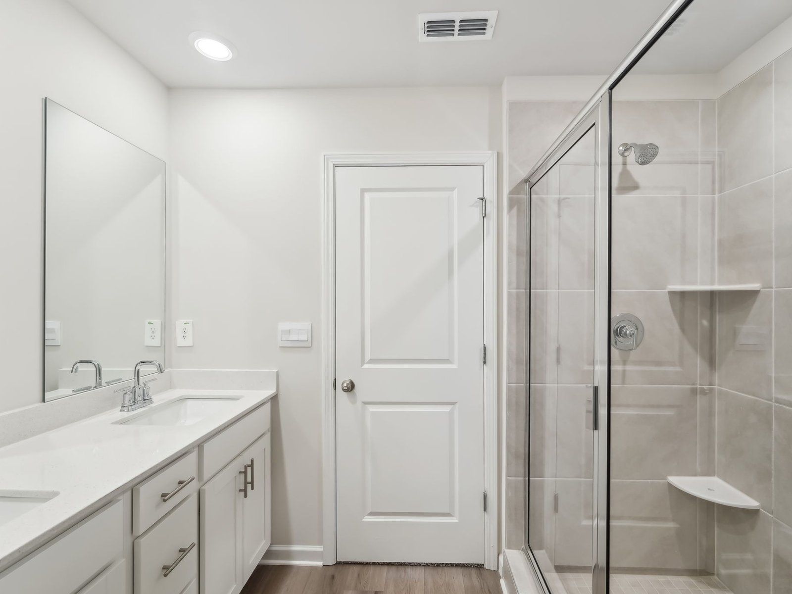 The Jade floorplan with the Charm White interior package.