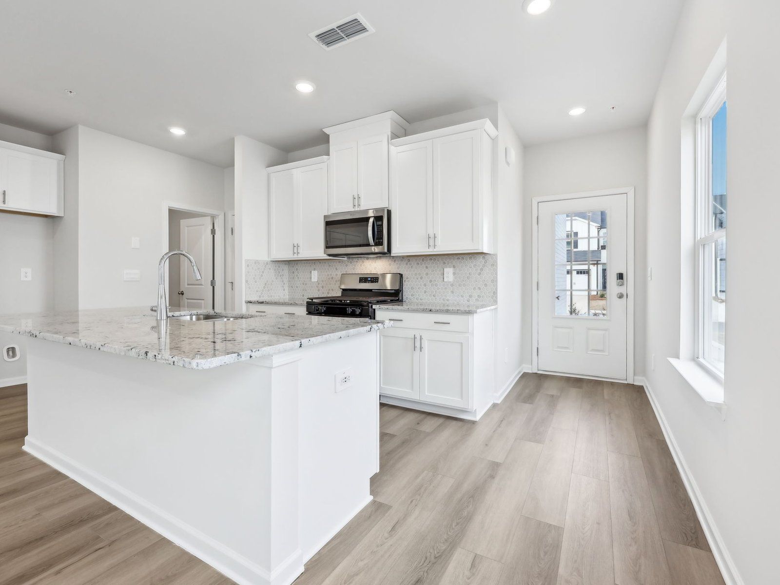 The Jade End Unit floorplan with the Elemental Frost interior package.